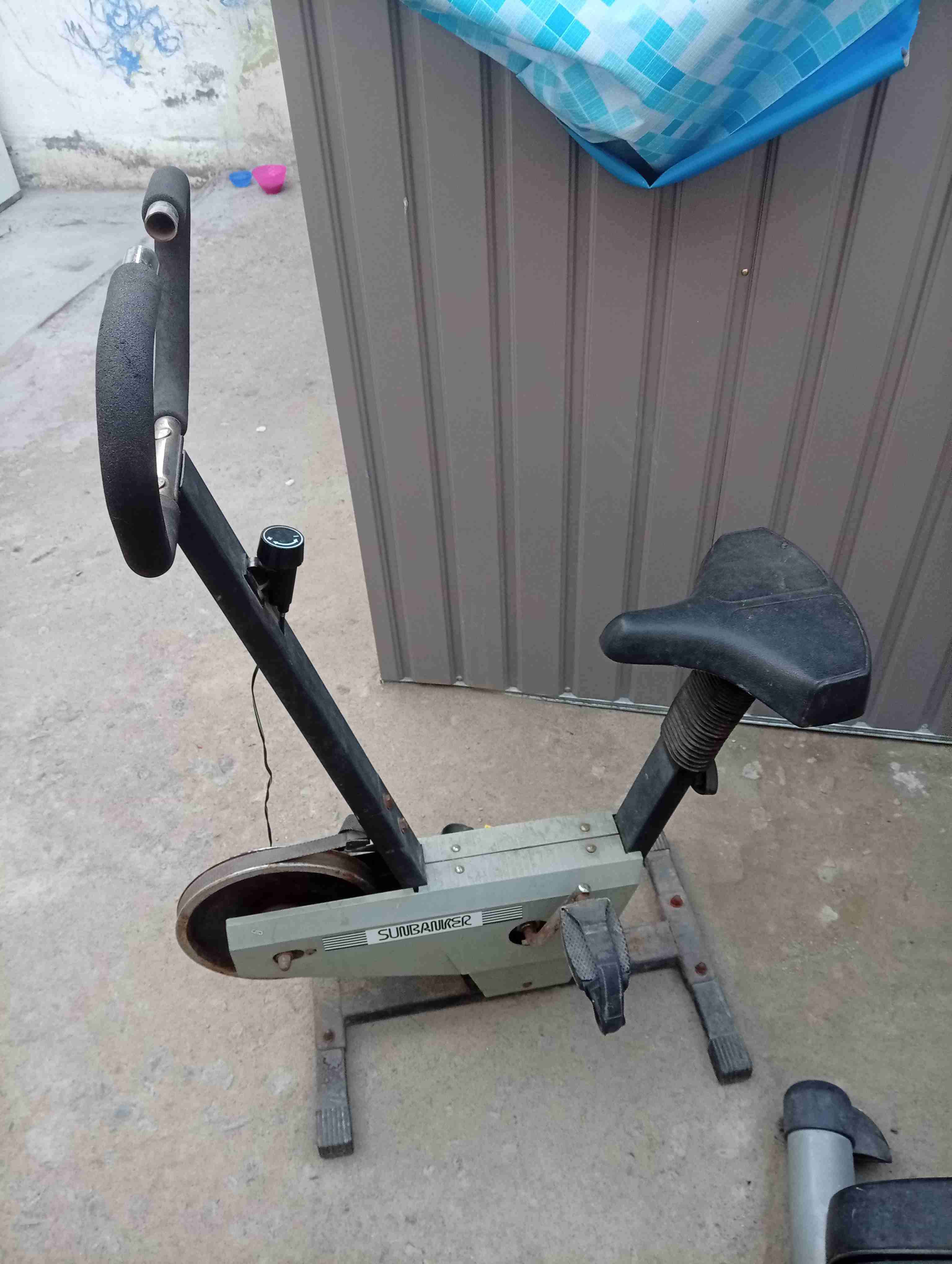 Elíptica estática usada y bicicleta - miniatura 4