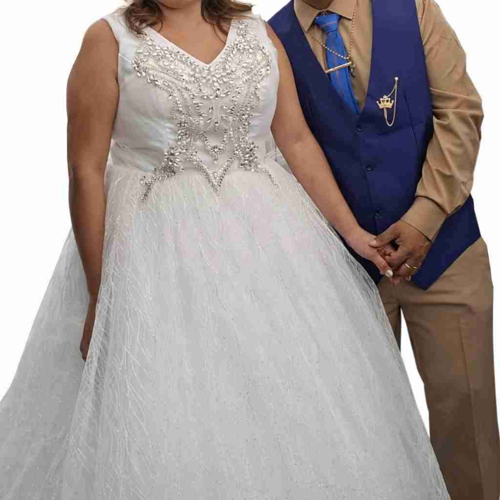 Vestido de novia blanco con encaje - miniatura 2