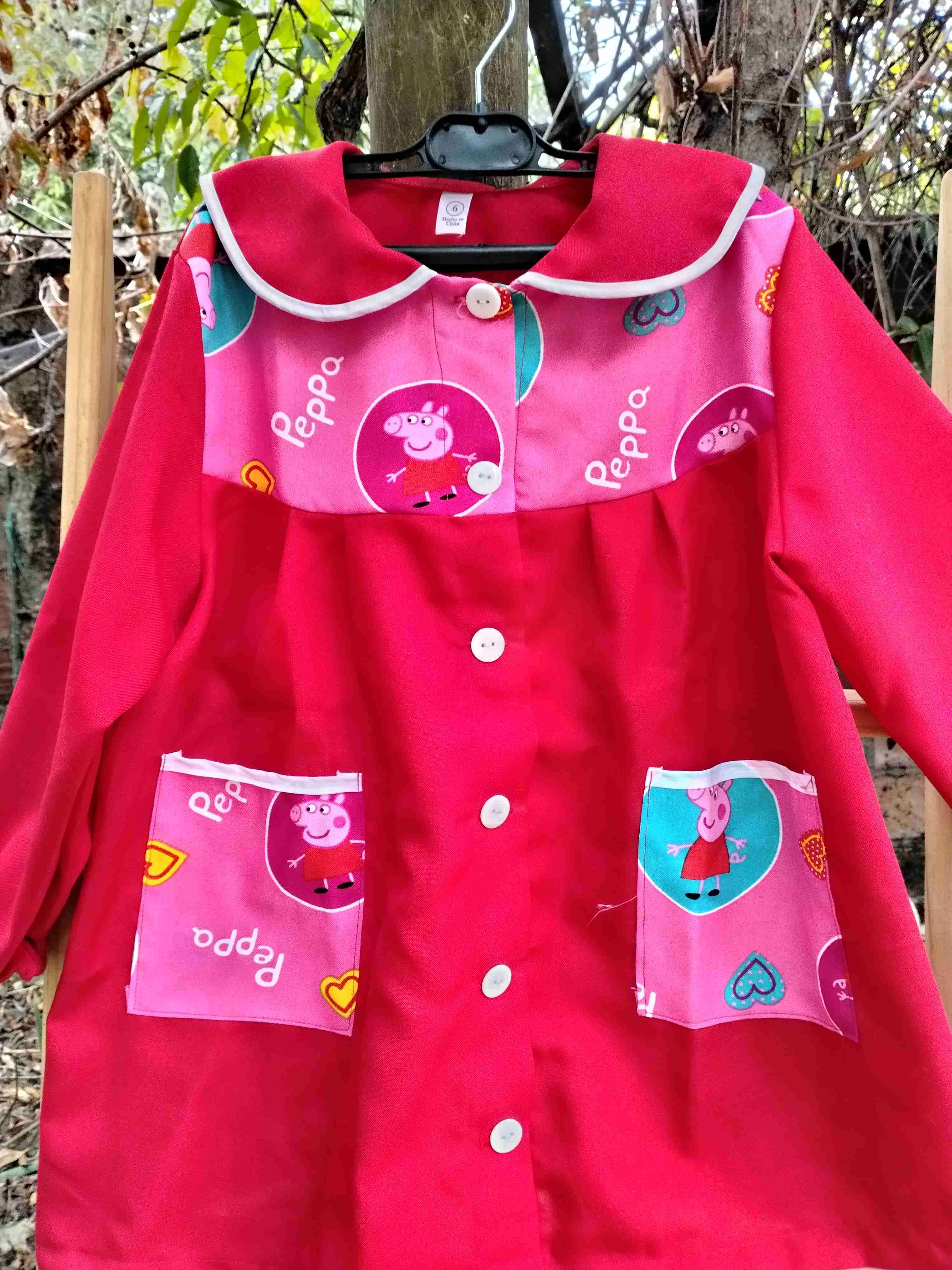 Delantal verde infantil con estampado - miniatura 4