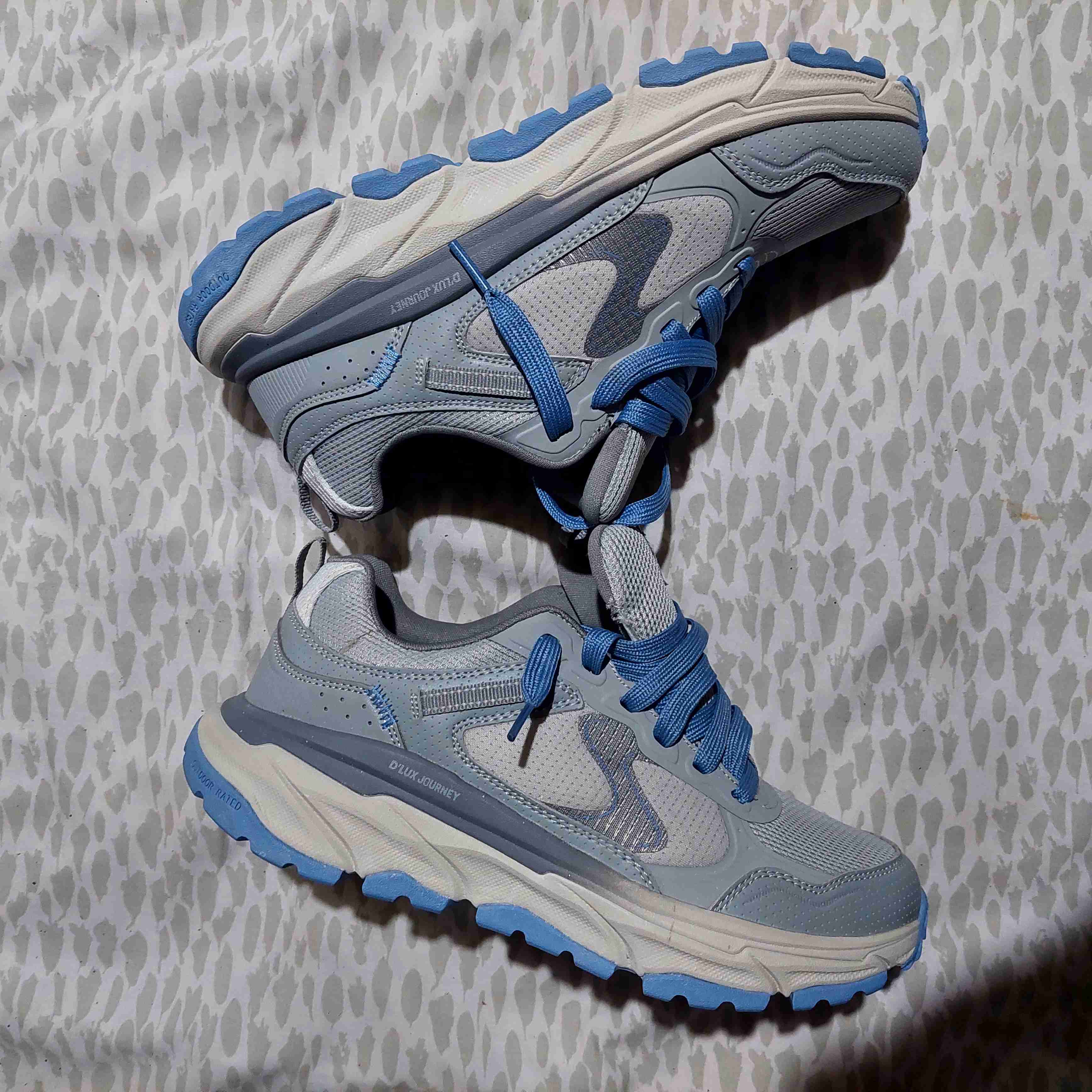 Zapatillas deportivas grises con azul - miniatura 2