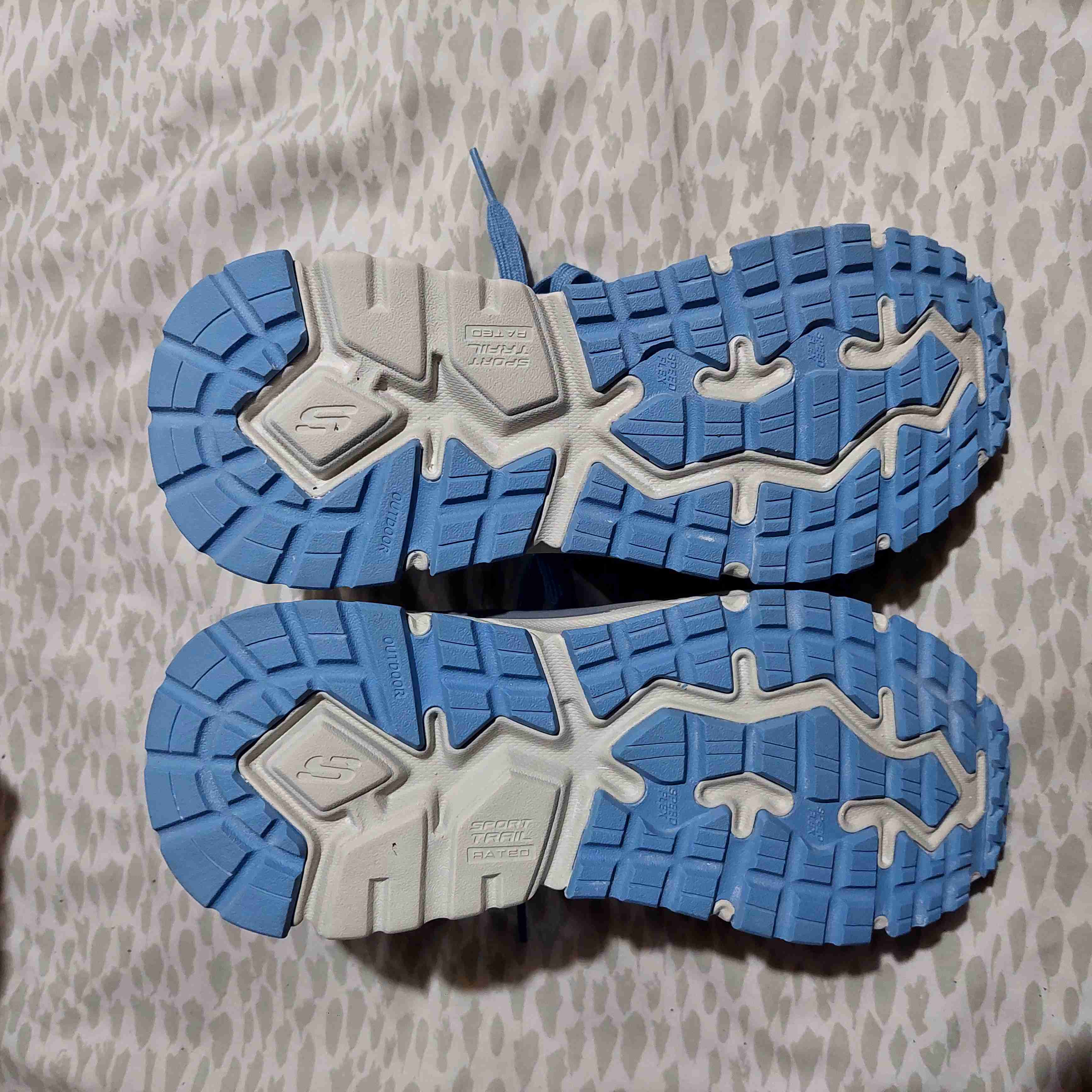 Zapatillas deportivas grises con azul - miniatura 3