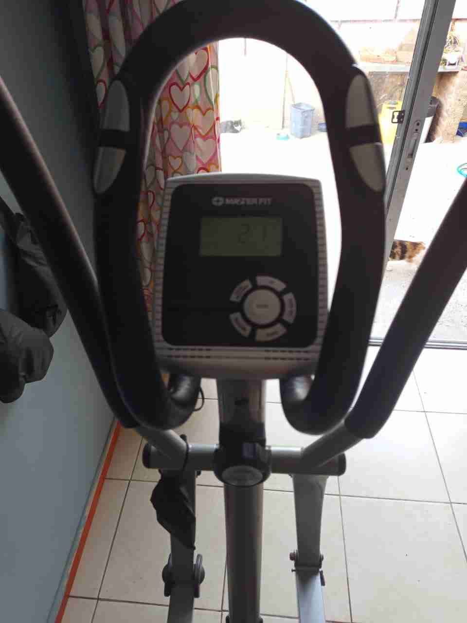 Máquina elíptica Maxtrek - miniatura 2