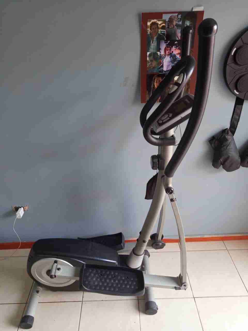 Máquina elíptica Maxtrek - miniatura 3