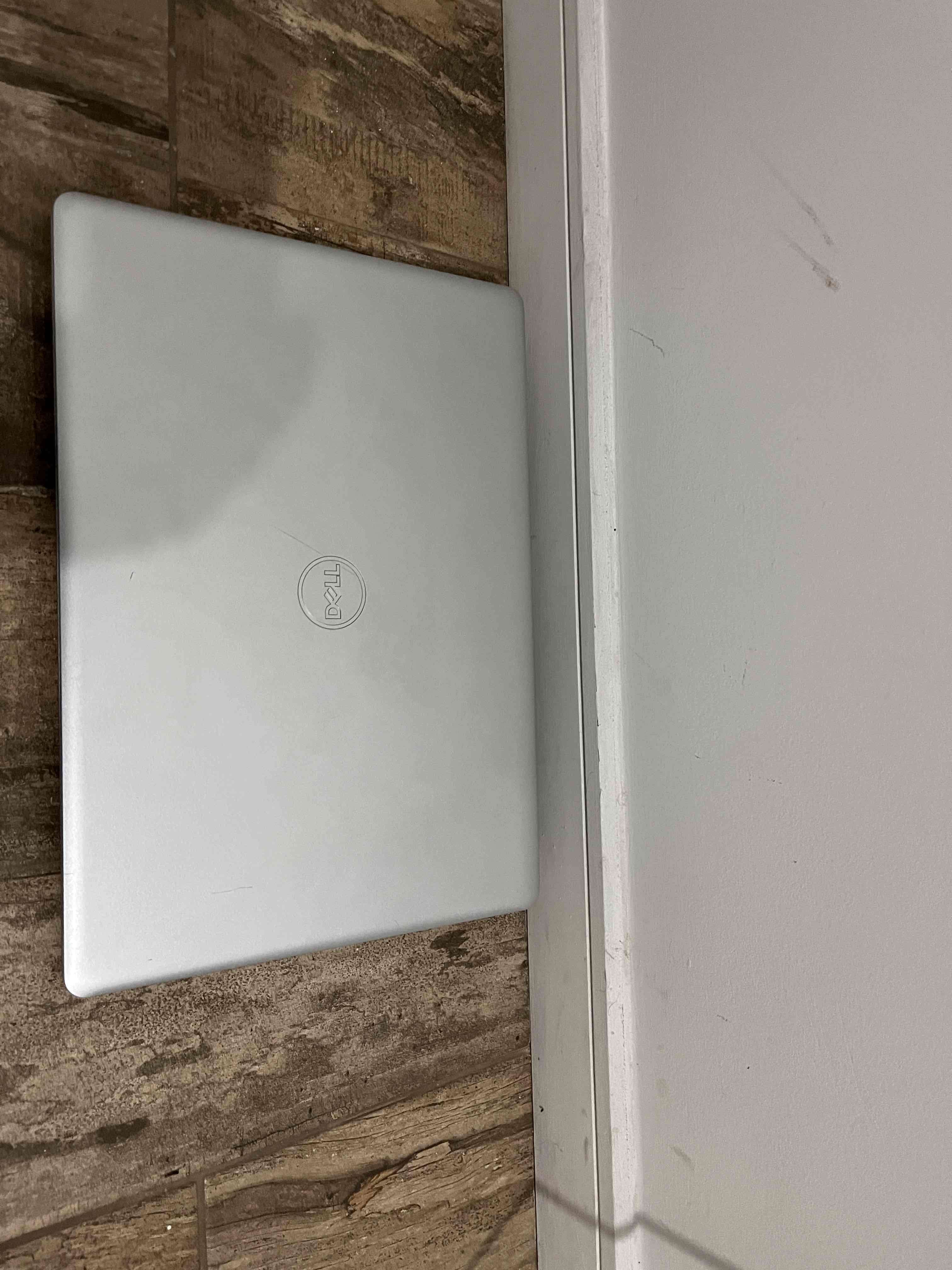 Laptop Dell Inspiron 3481 - miniatura 4