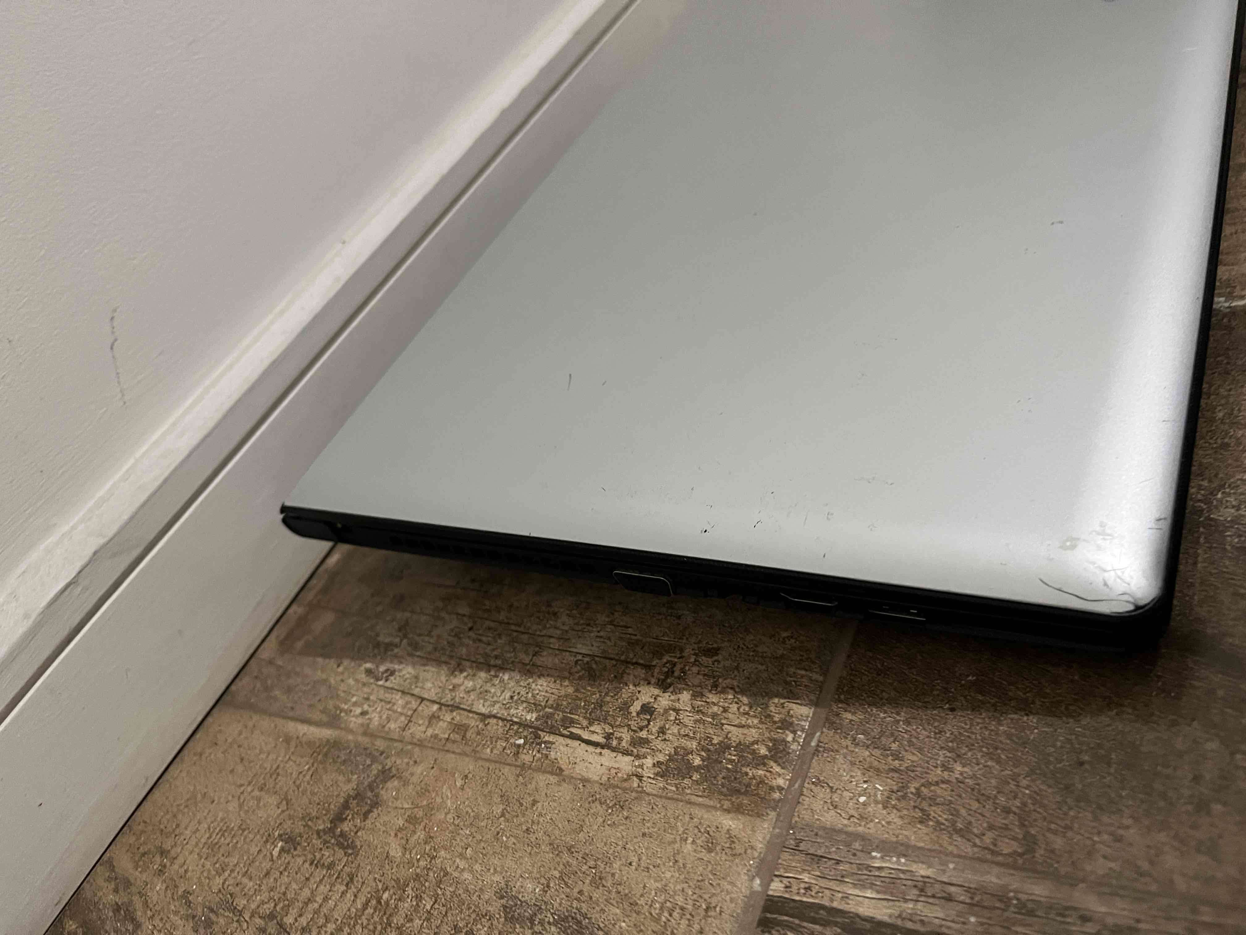 Notebook Lenovo IdeaPad 300 - miniatura 2