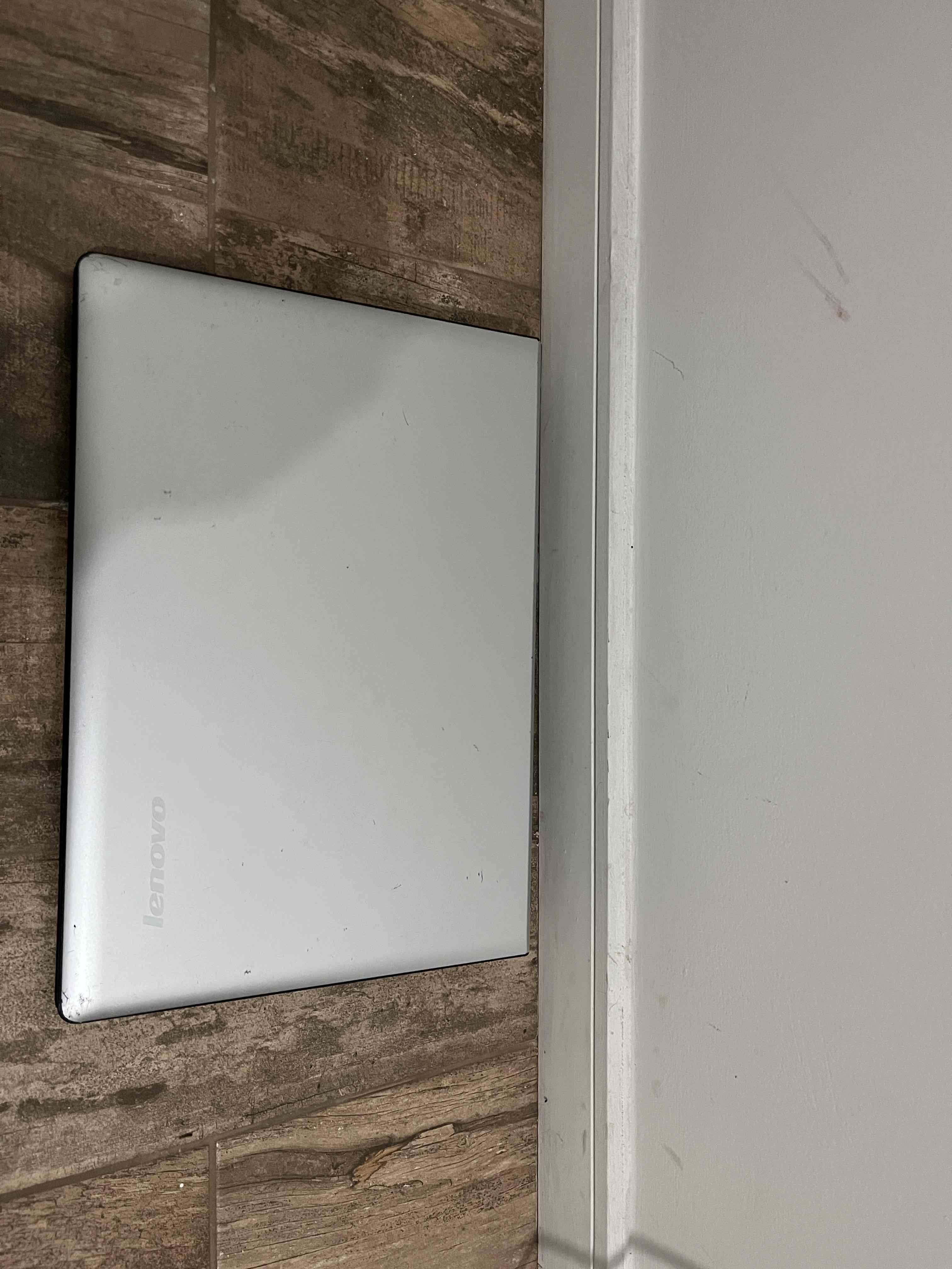 Notebook Lenovo IdeaPad 300 - miniatura 4