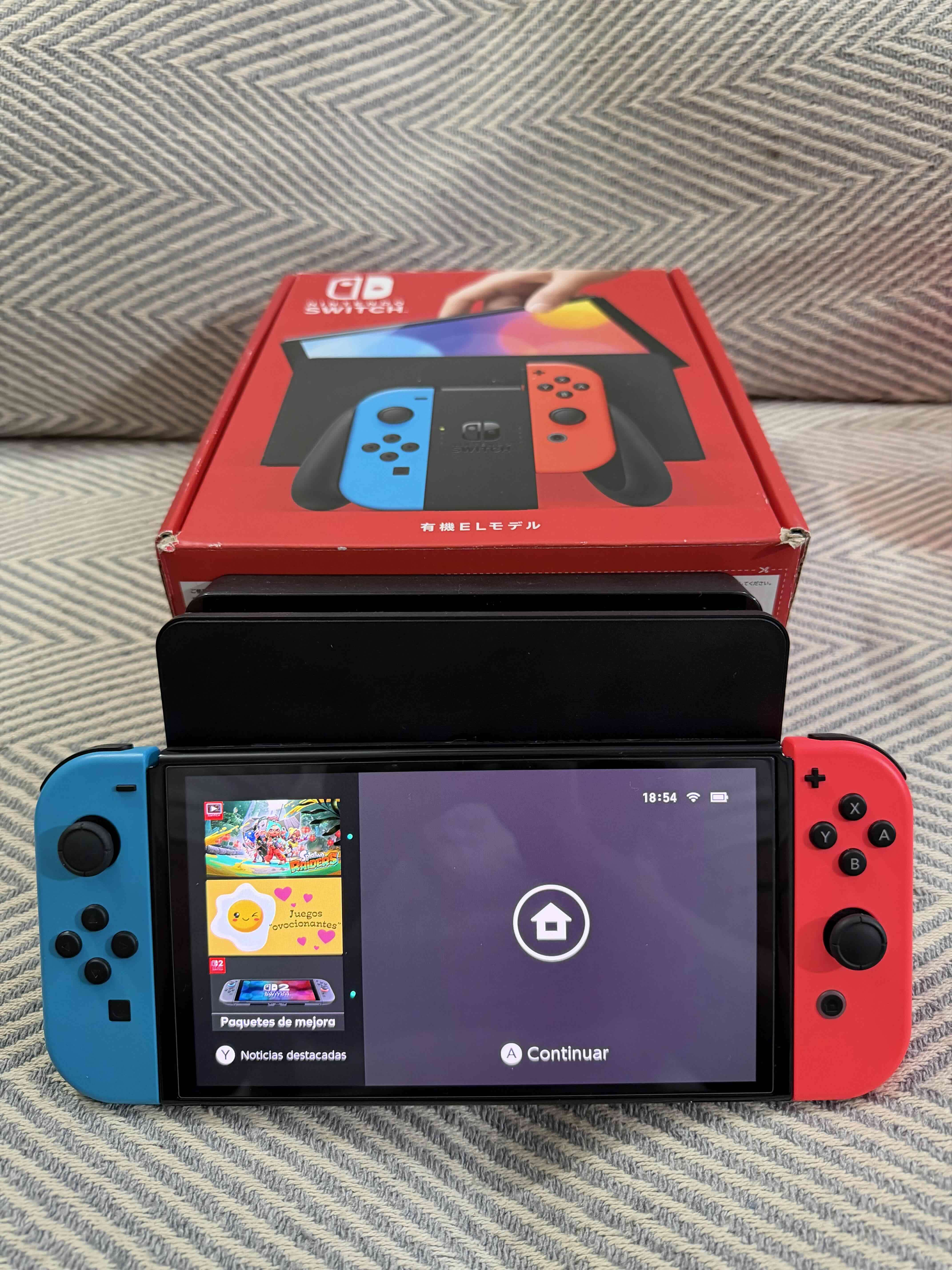 Nintendo Switch OLED con caja original impecable - miniatura 1