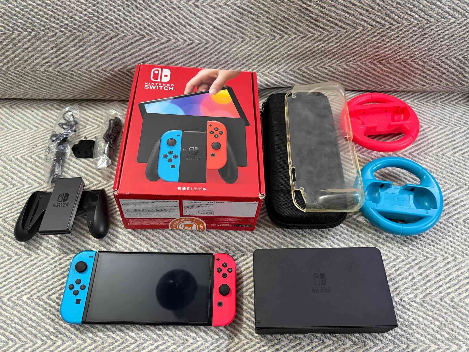 Nintendo Switch OLED con caja original impecable - miniatura 2