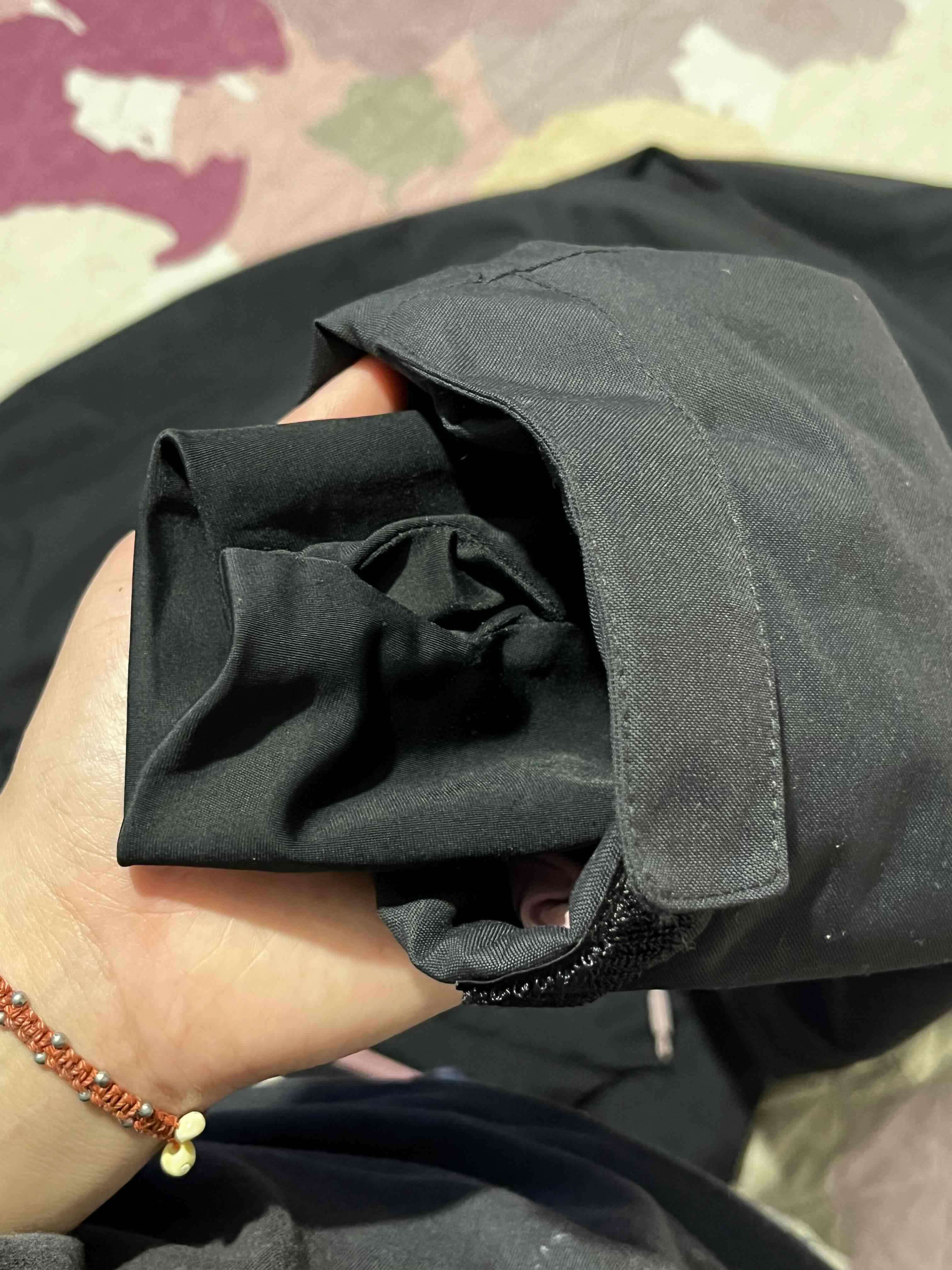 Parka Yety Haka Honu negra impermeable con capucha - miniatura 4