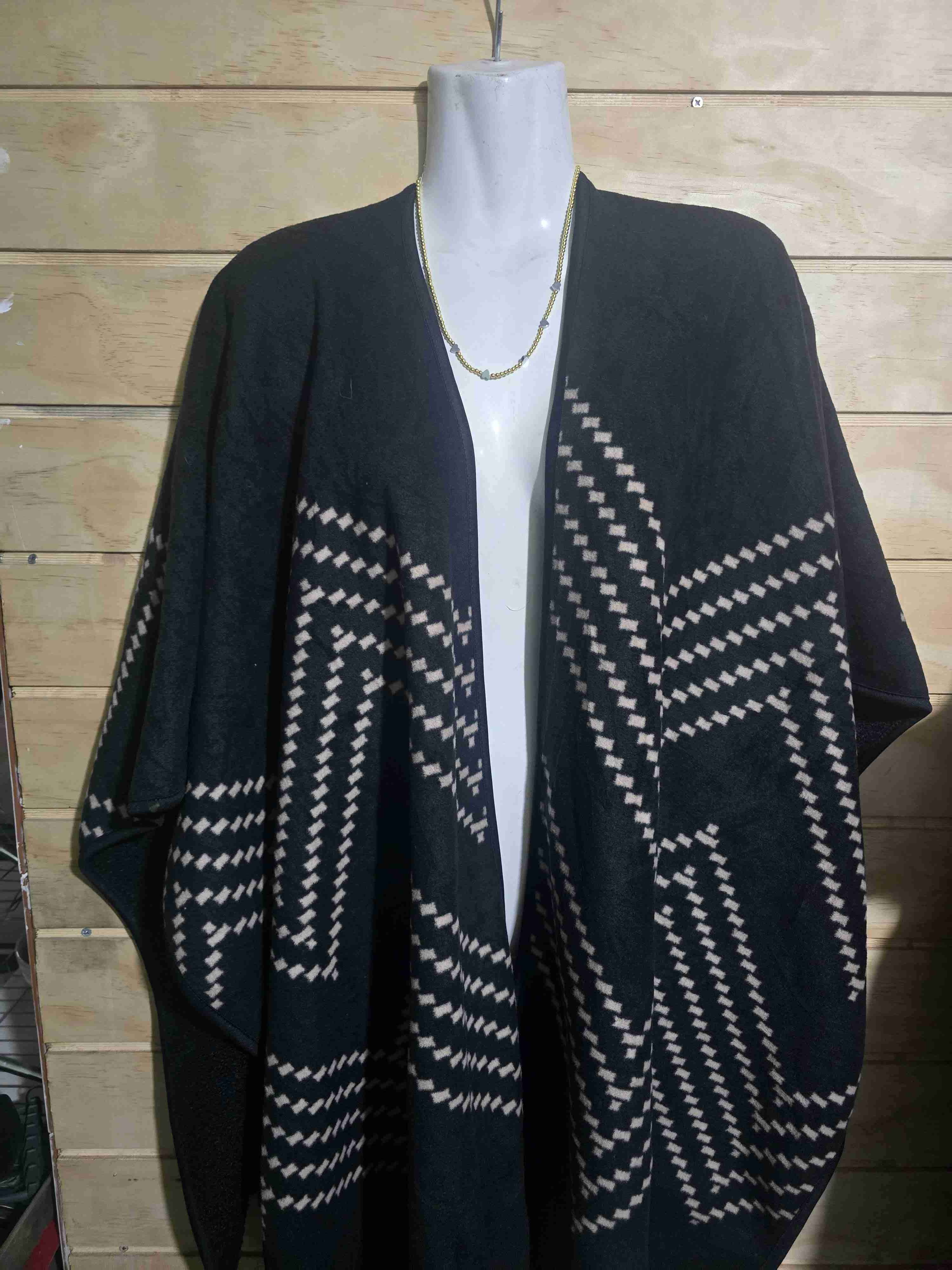 Poncho de lana con diseño geométrico - miniatura 3