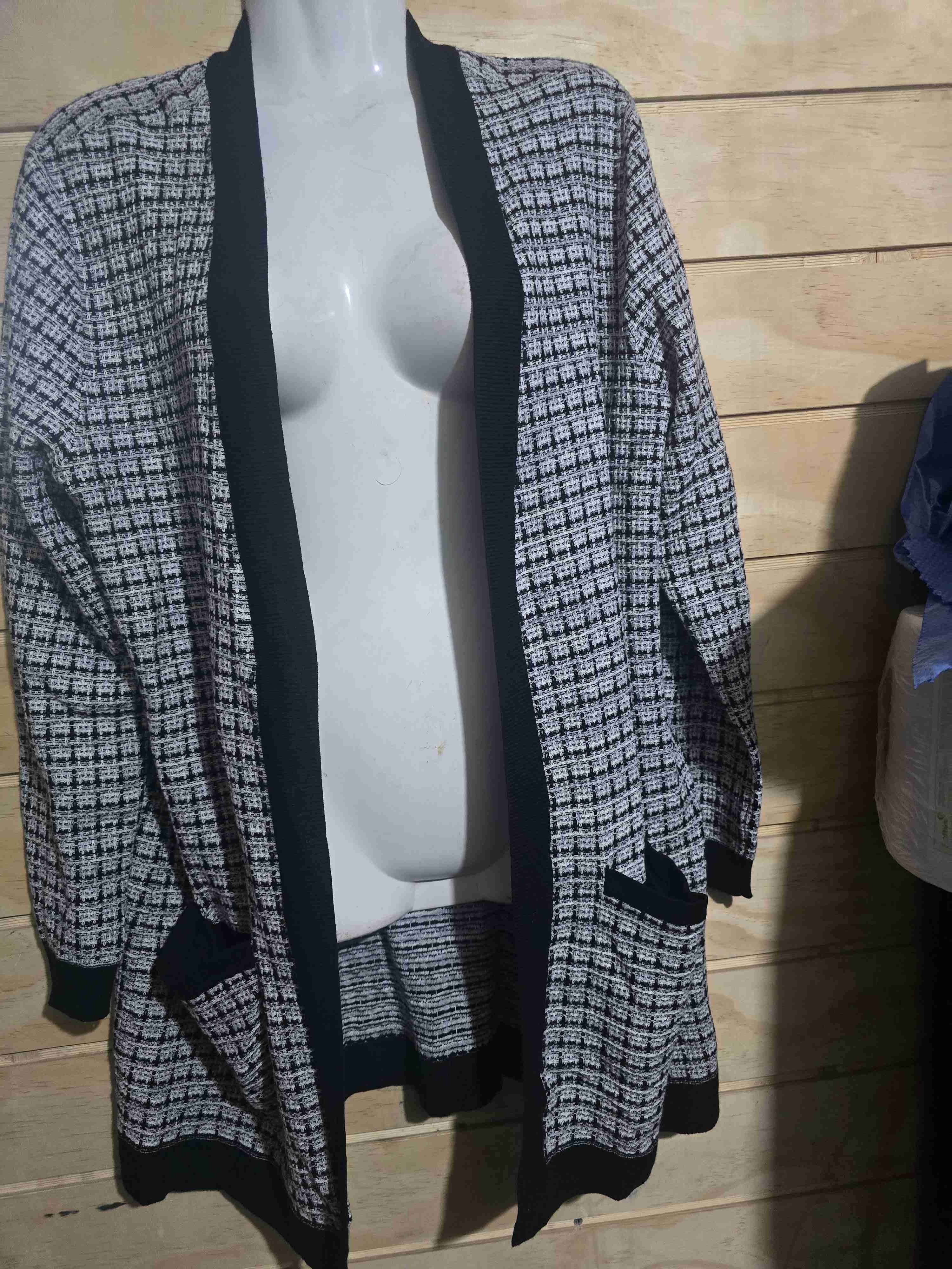 Abrigo gris a cuadros - miniatura 2