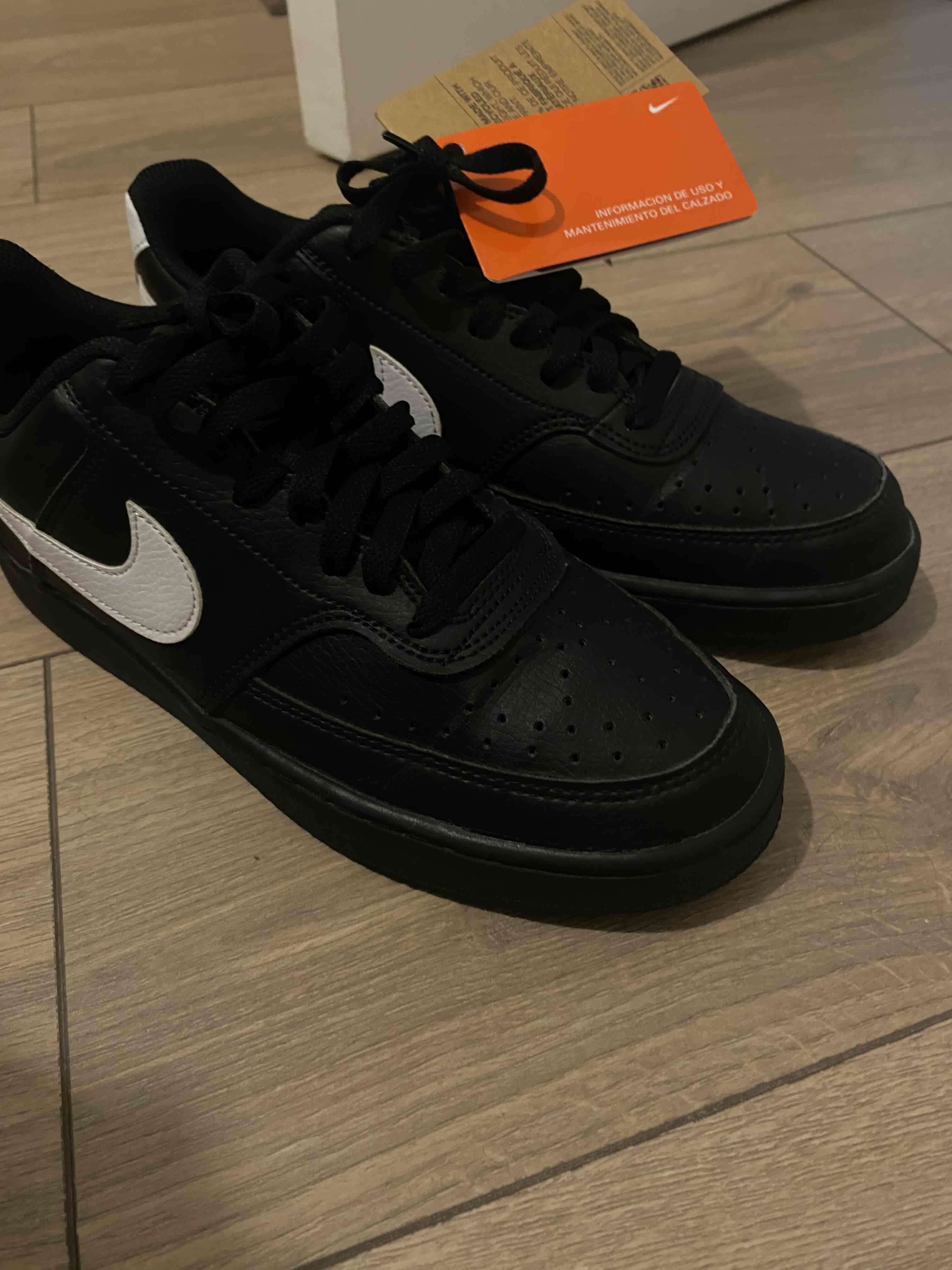 Zapatillas negras con logo Nike - miniatura 2
