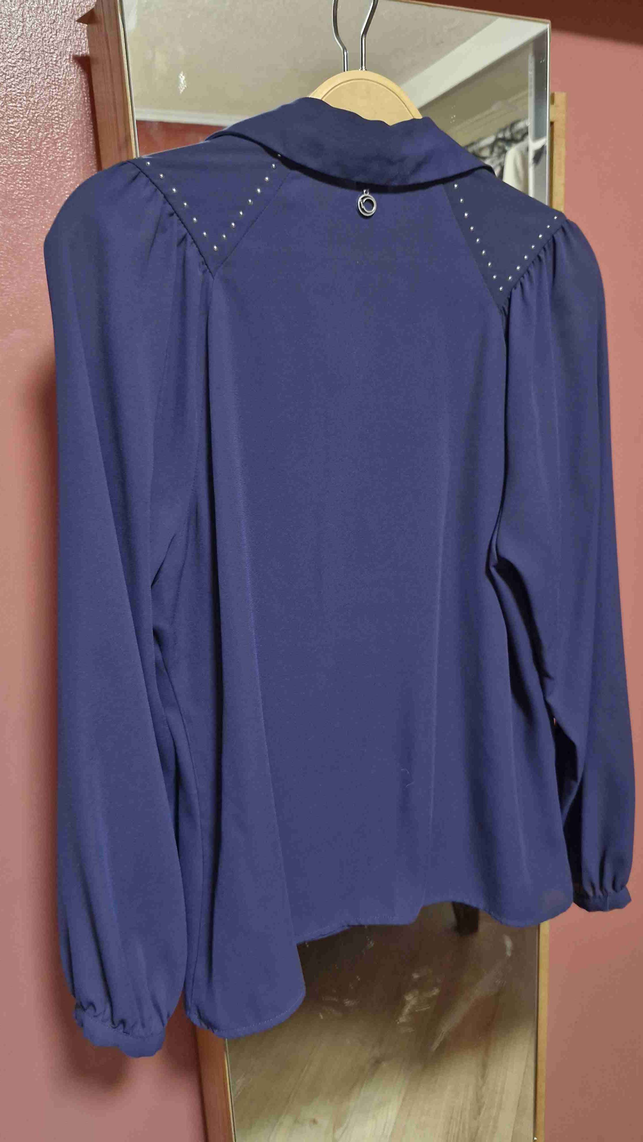 Blusa azul con apliques iO - miniatura 3