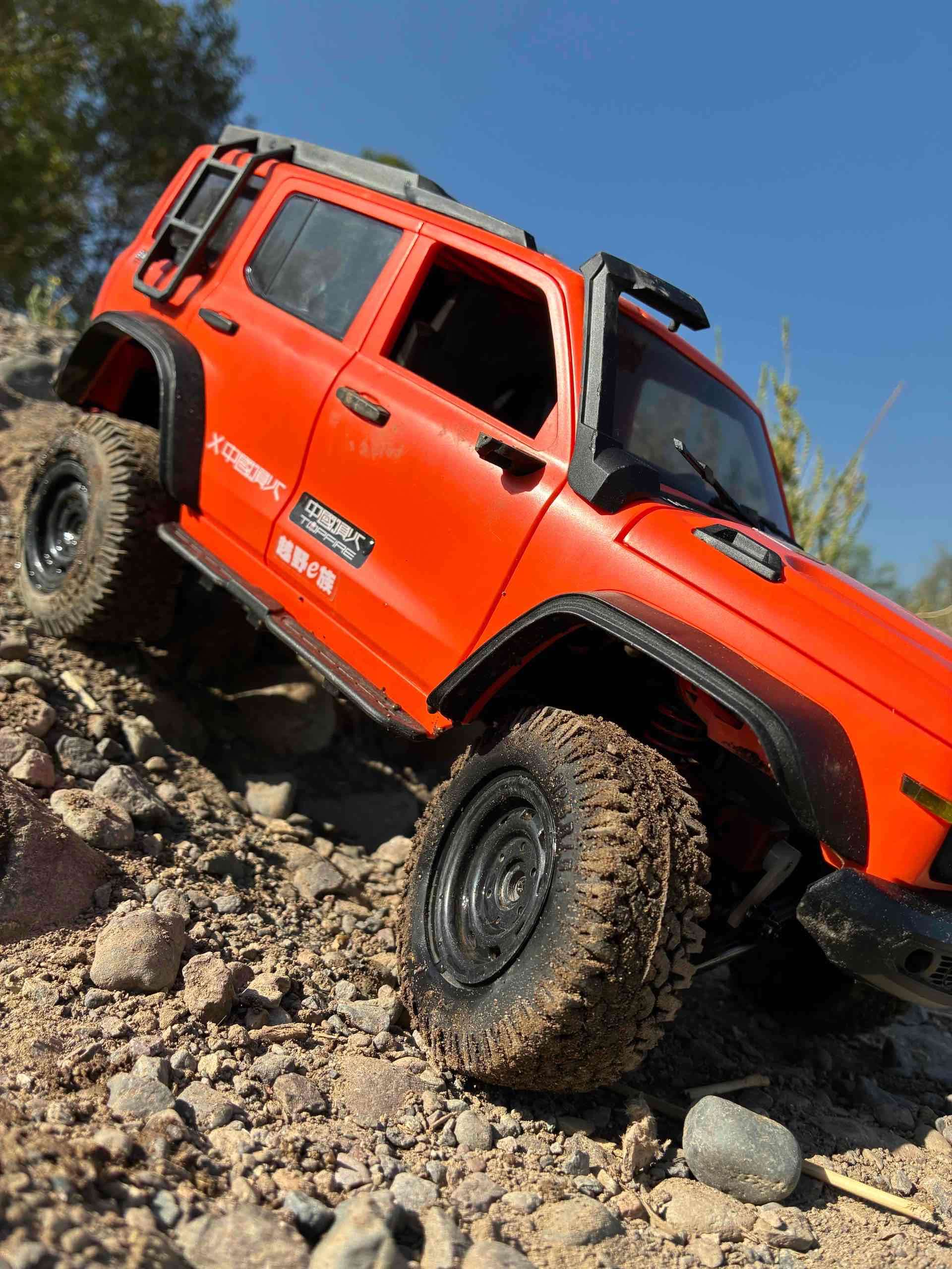 Jeep RC rojo todoterreno - miniatura 5