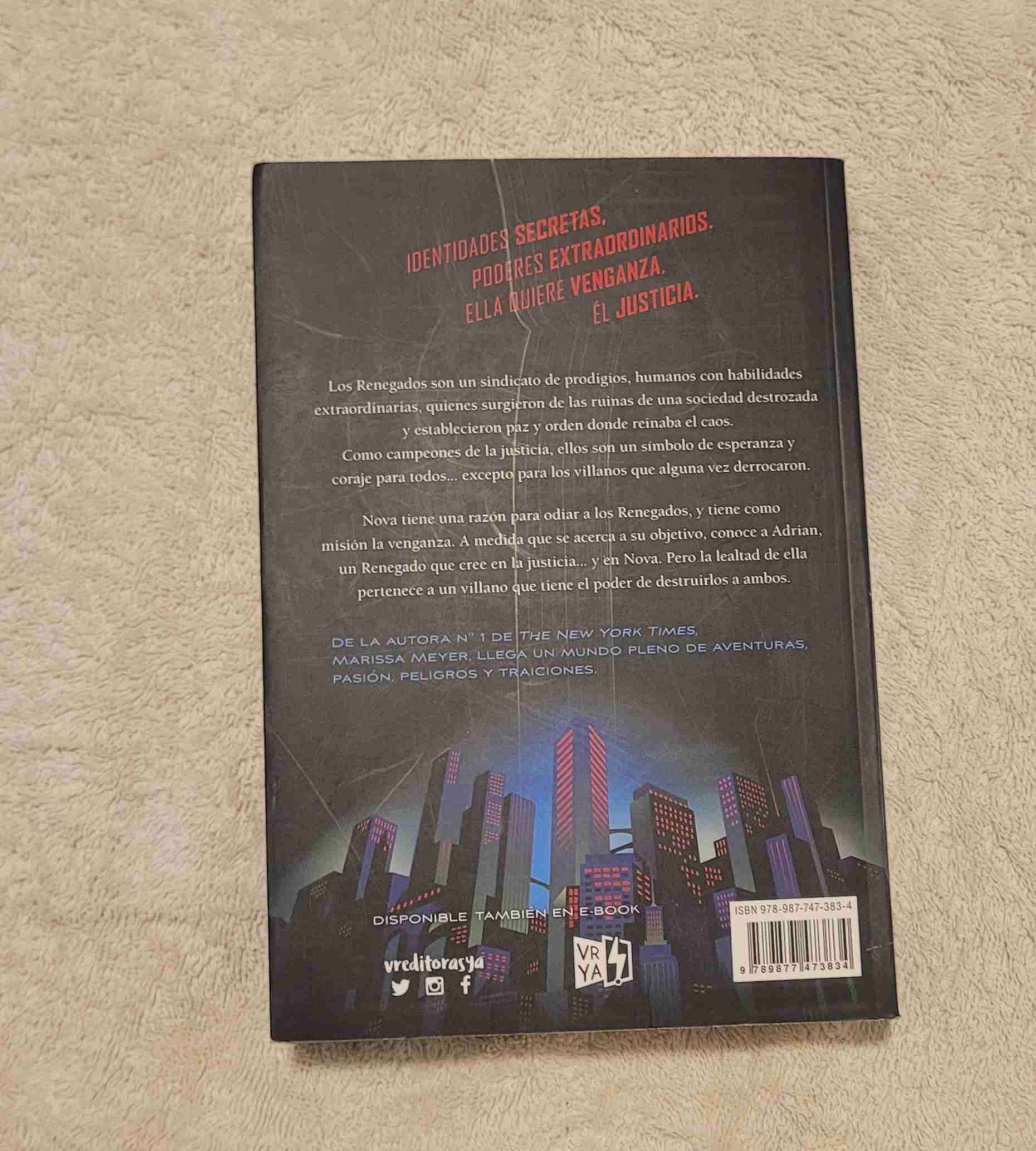 Libro 'Renegados' de Marissa Meyer - miniatura 2