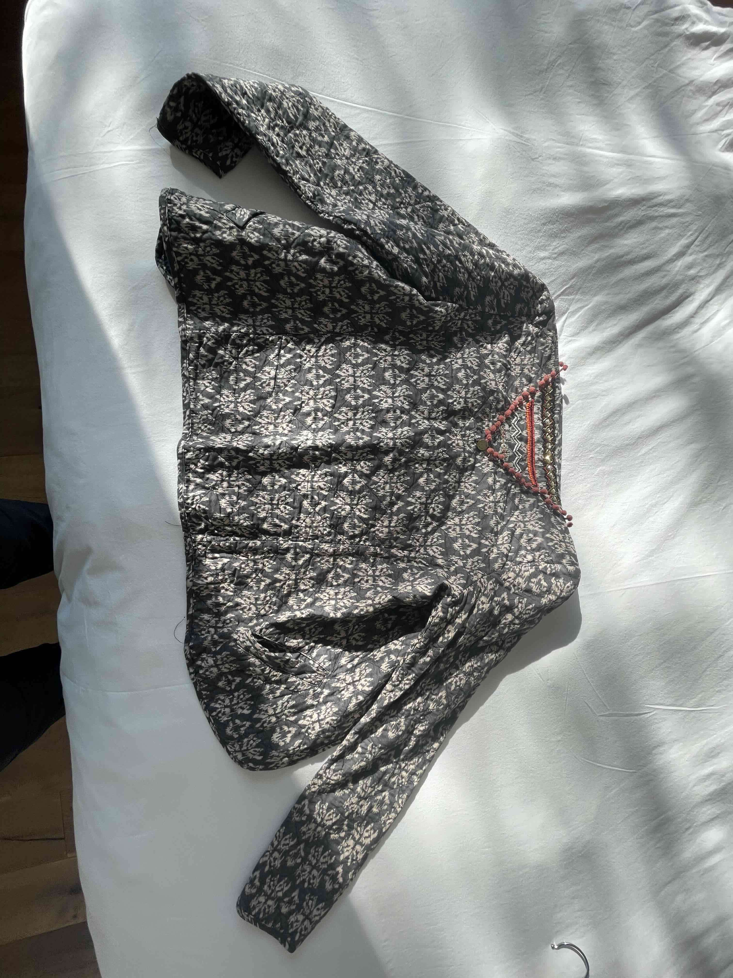 Chaqueta estampada negra y blanca - miniatura 1