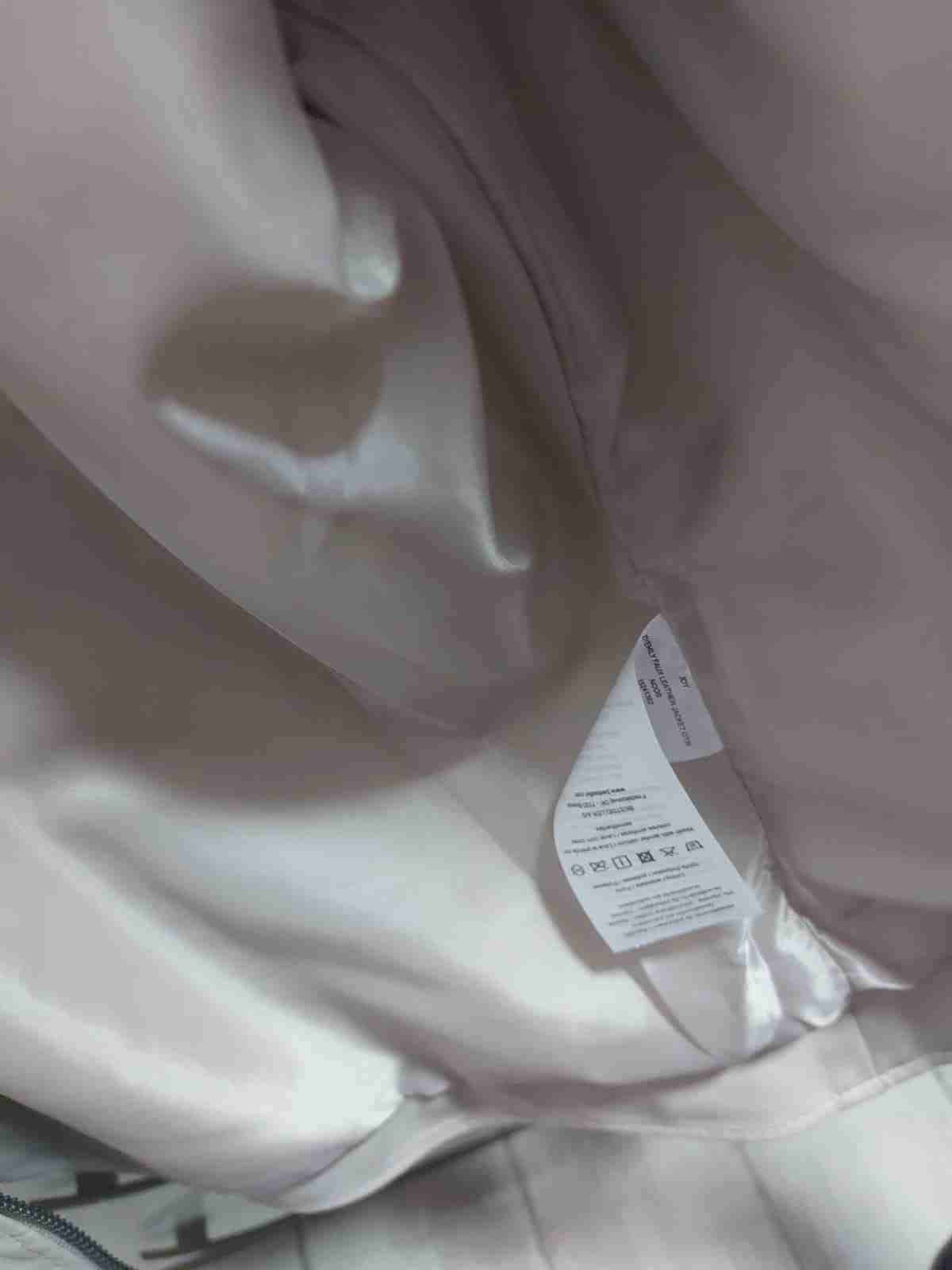 Chaqueta beige de mujer - miniatura 4