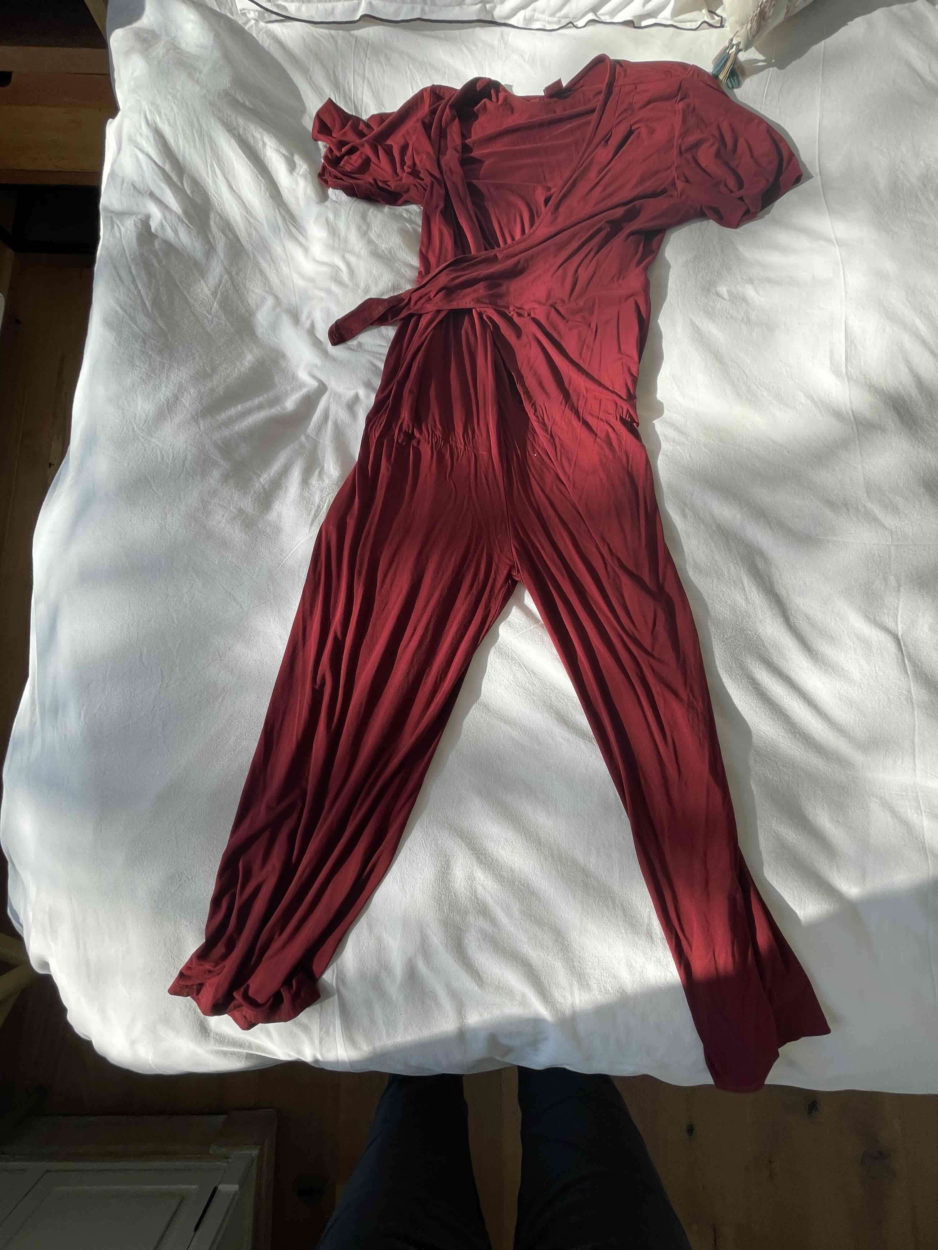 Enterito burdeo con amarra