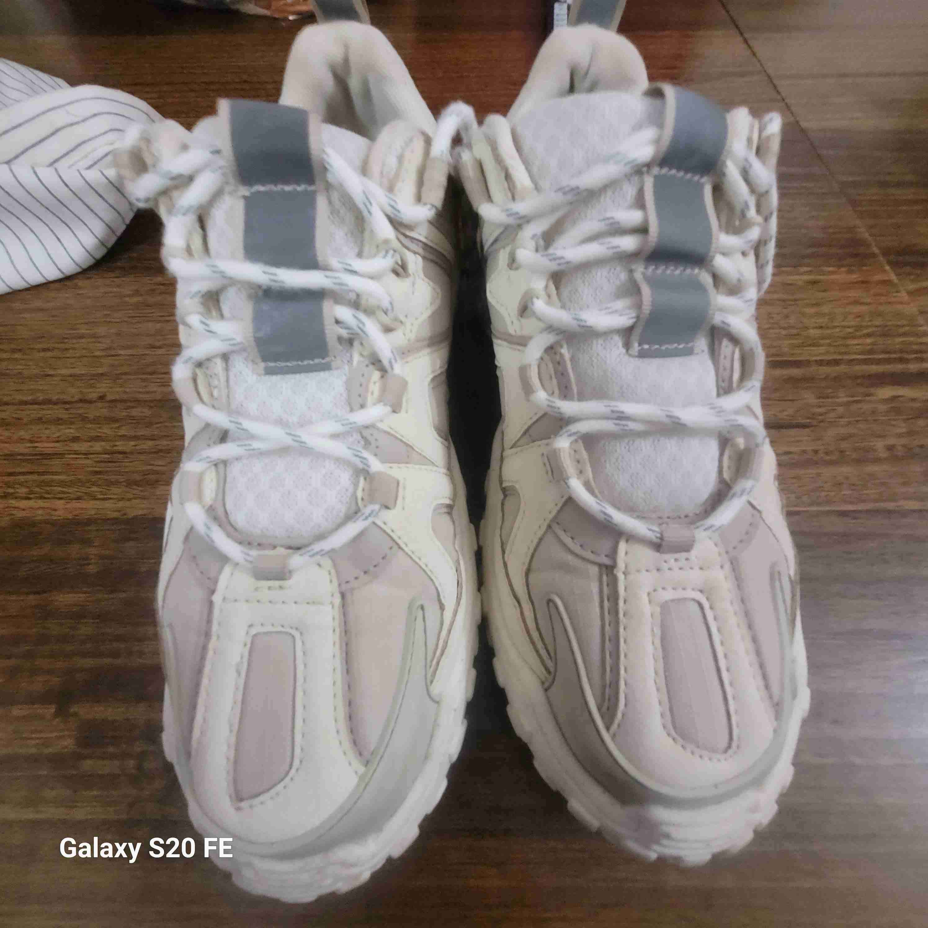 Zapatillas deportivas blancas - miniatura 1