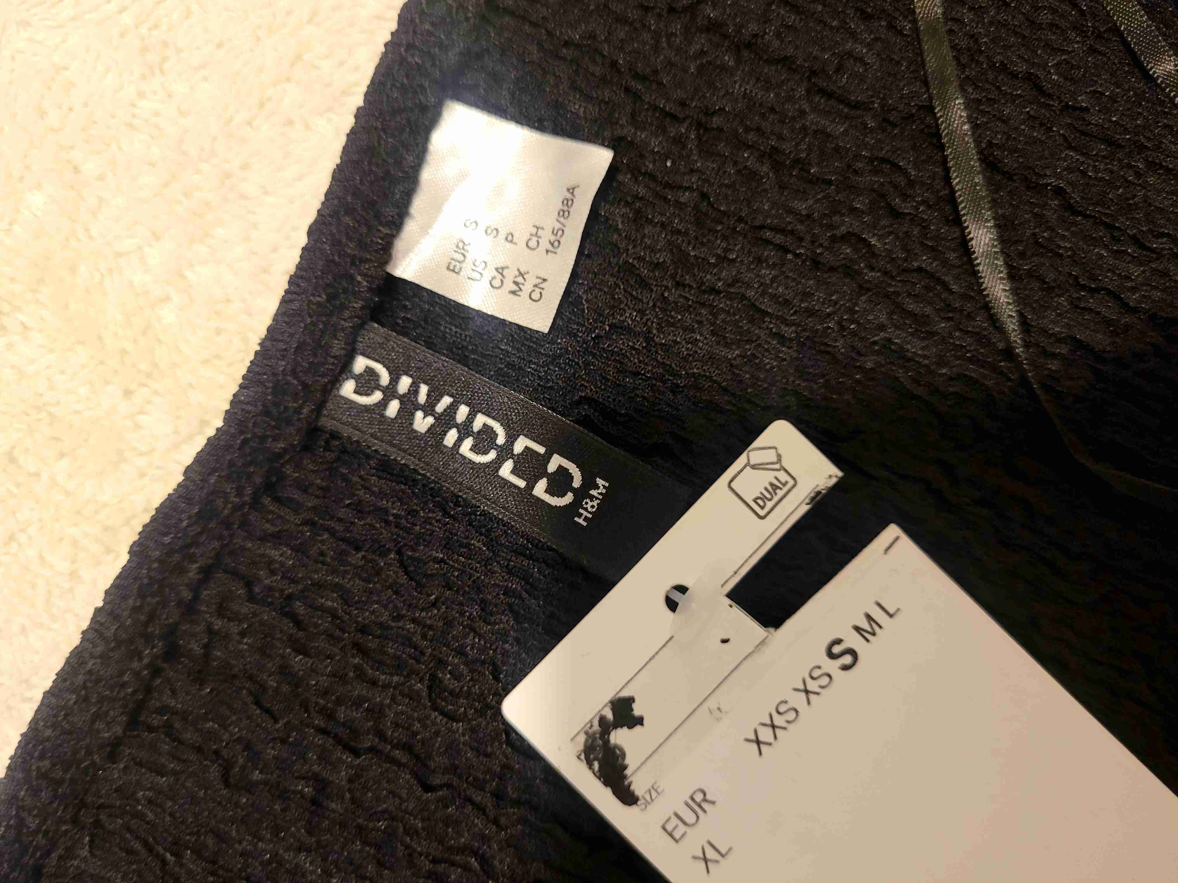 Top negro con lazada - miniatura 3