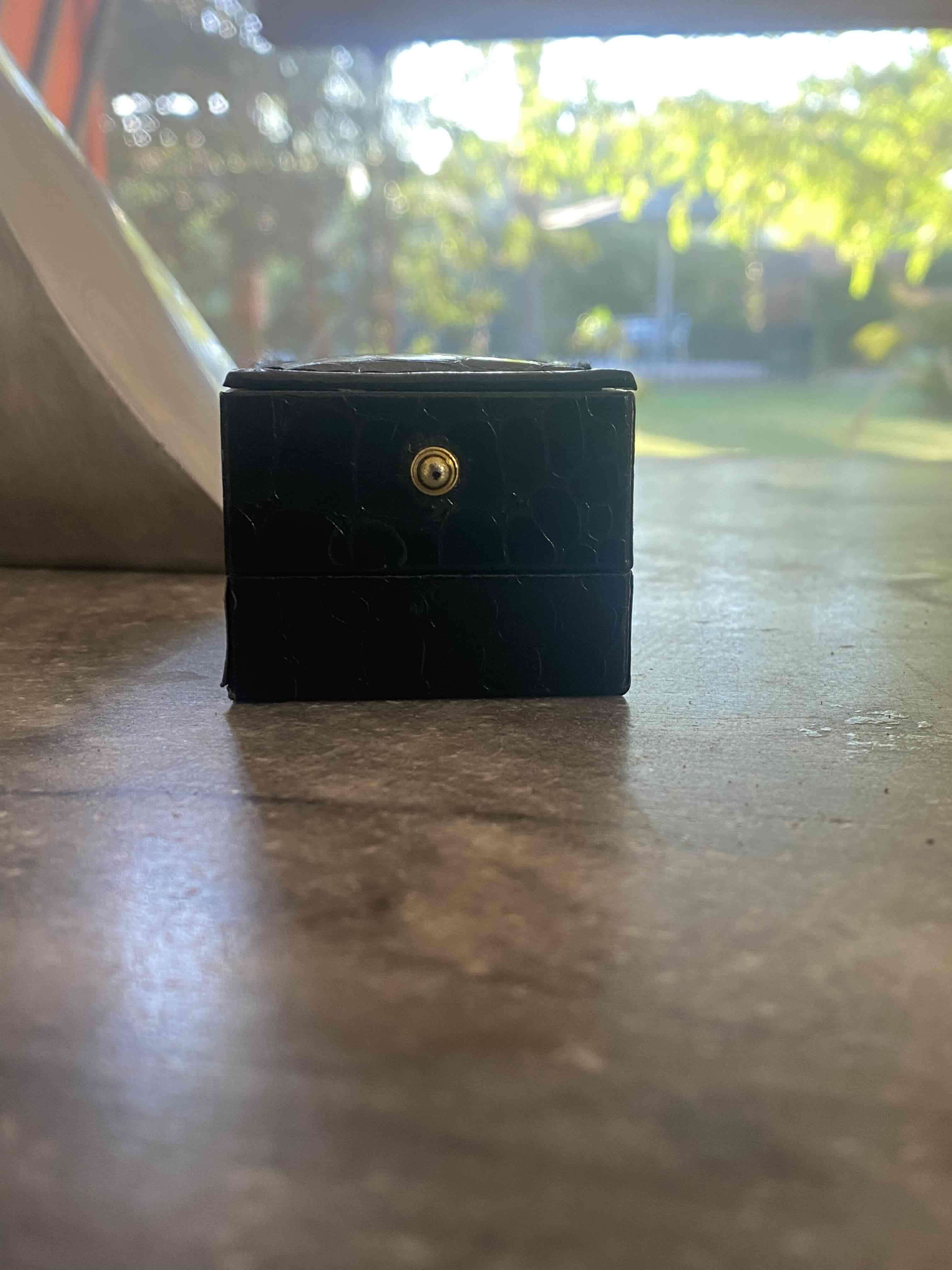 Estuche negro para joyería - miniatura 2