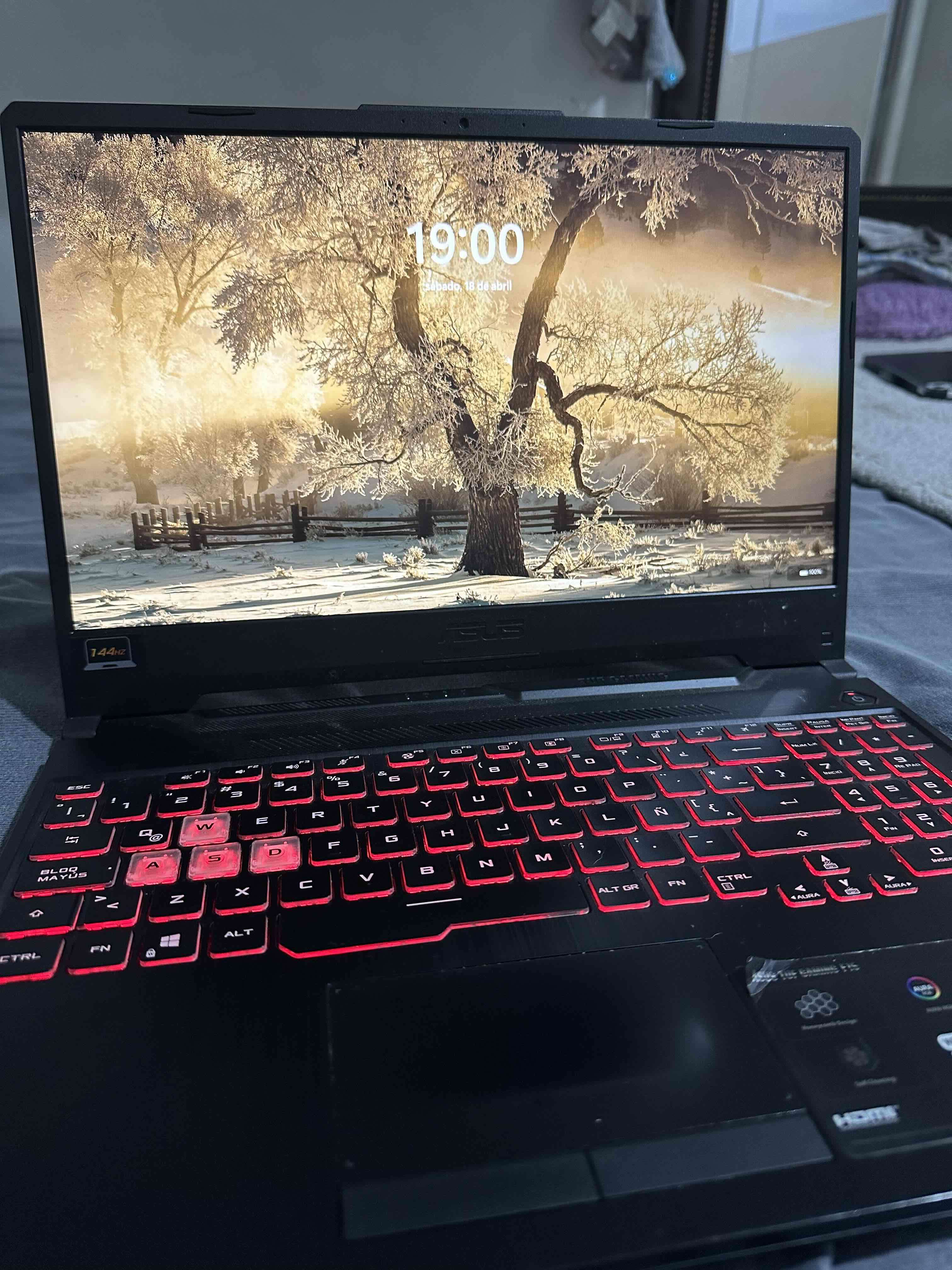 Laptop para gaming ASUS - miniatura 1