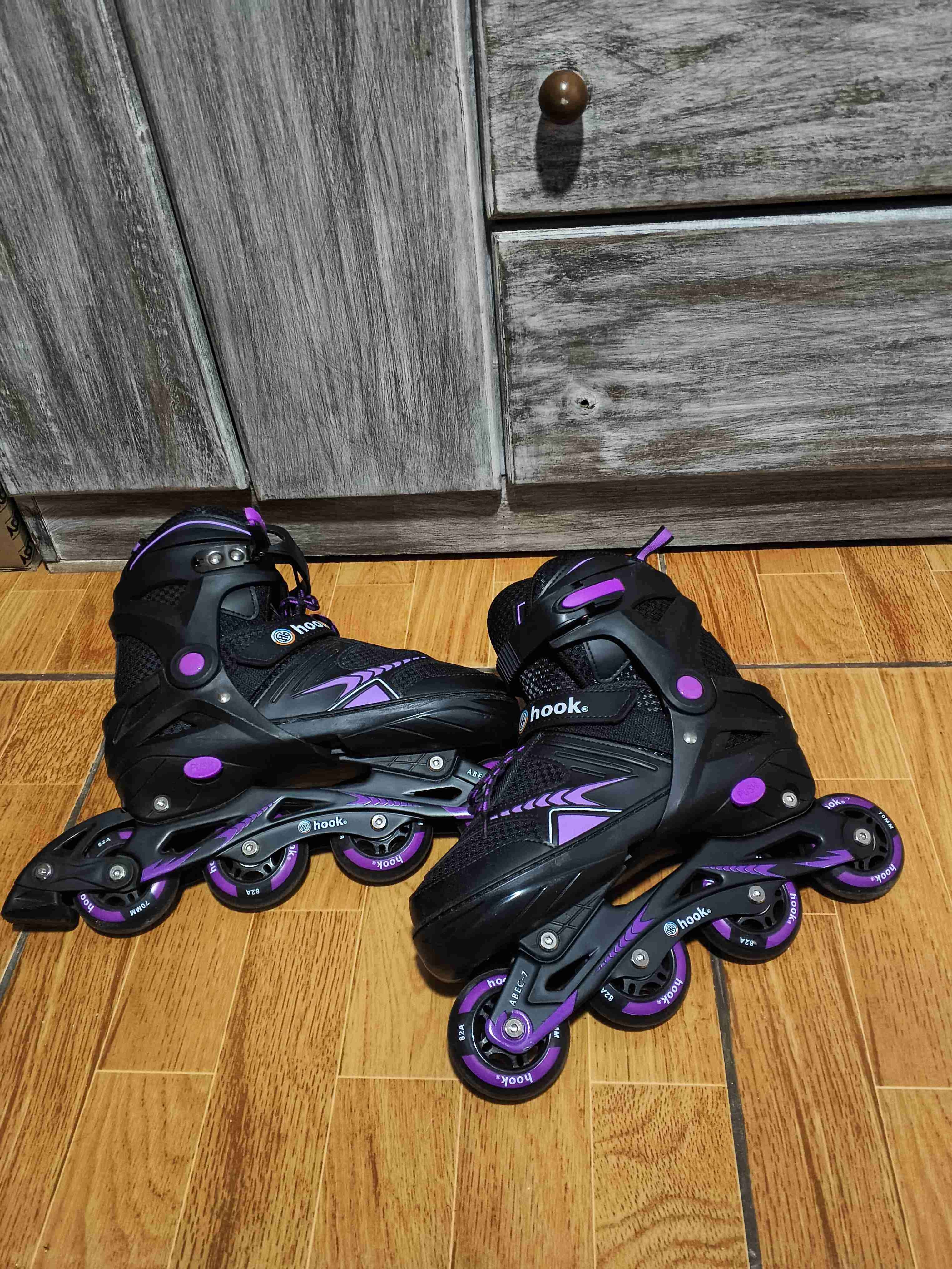 Patines en línea negros y morados - miniatura 1