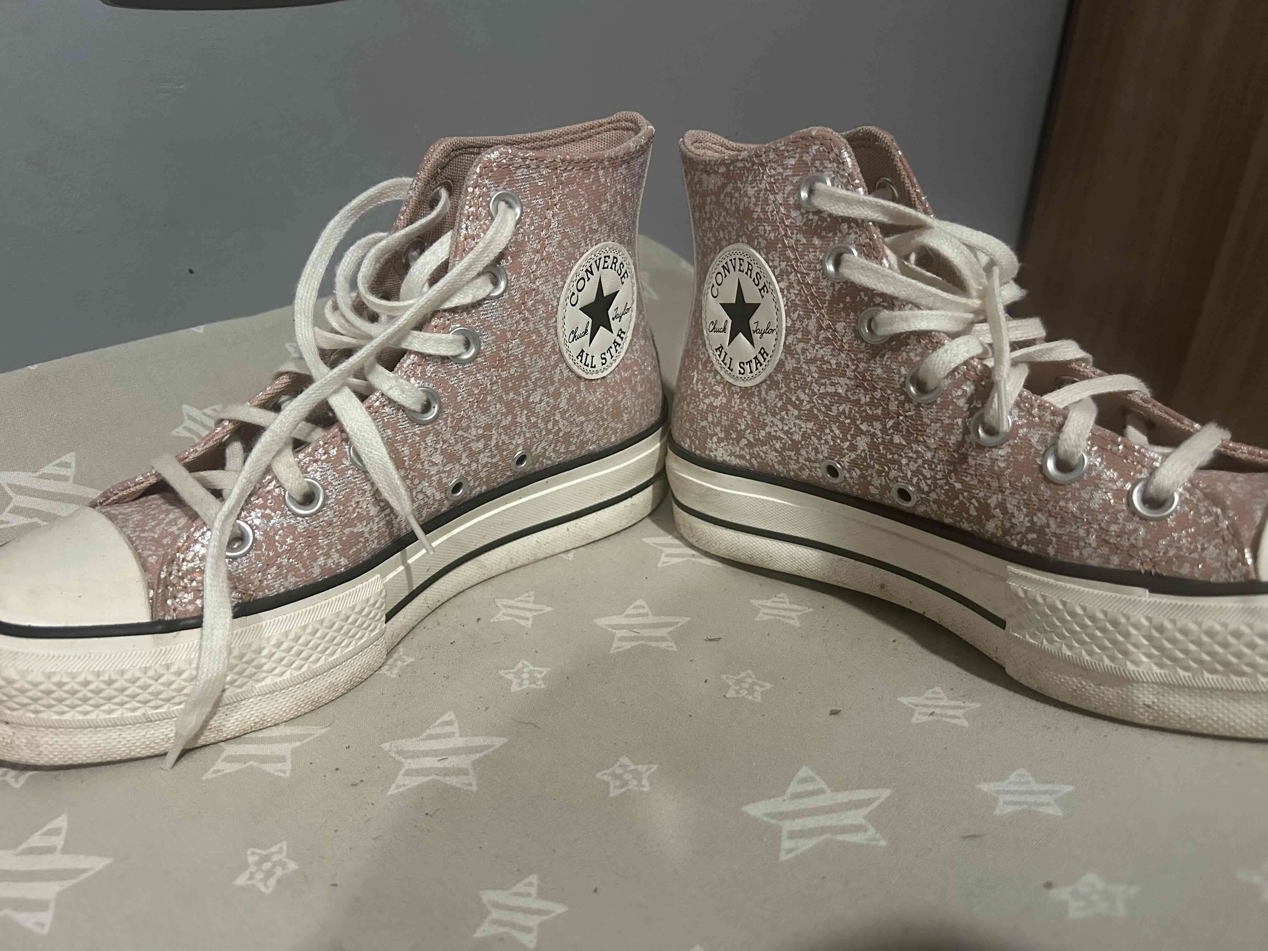 Zapatillas Converse rosadas brillantes