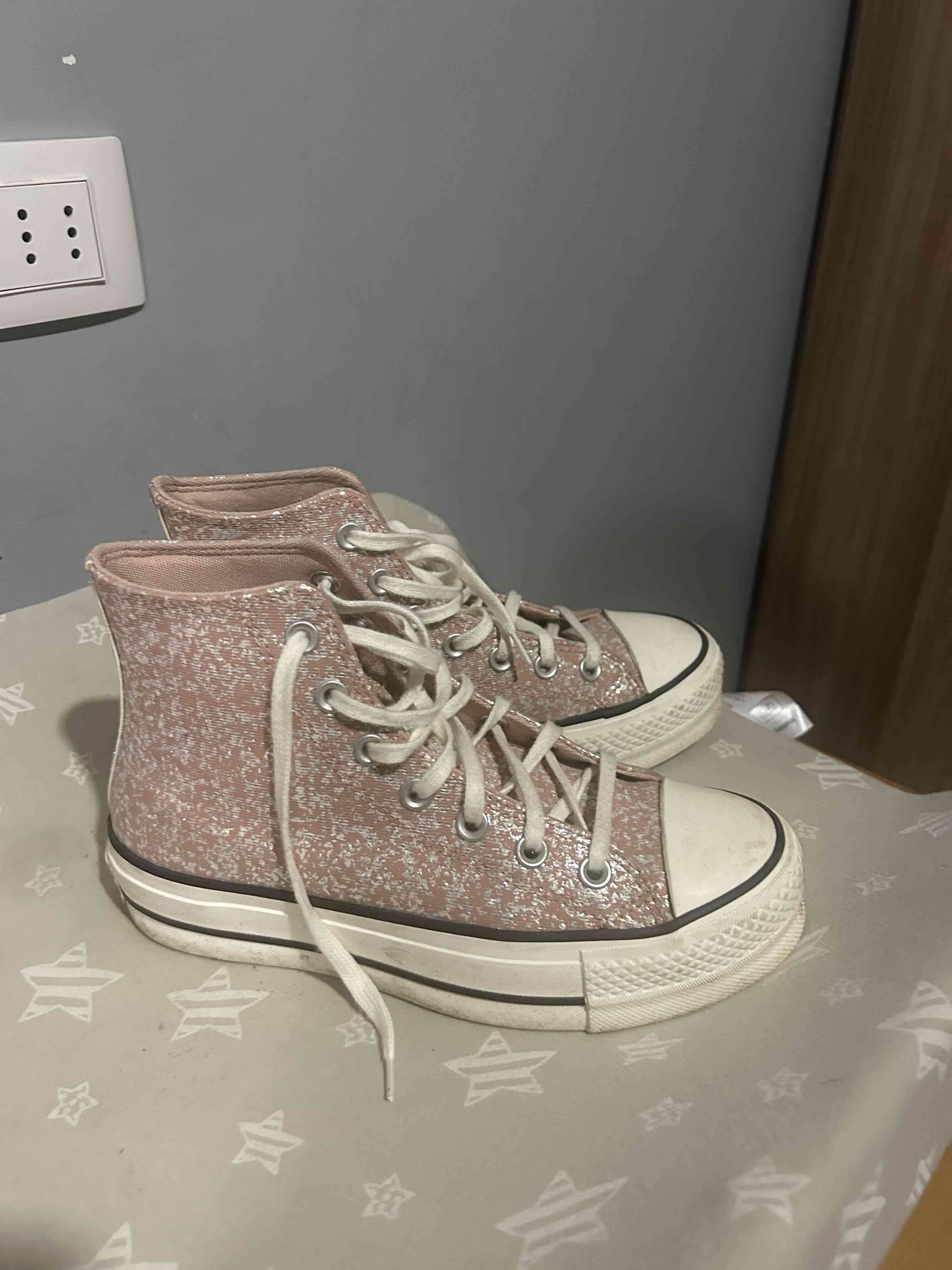 Zapatillas Converse rosadas brillantes - miniatura 3