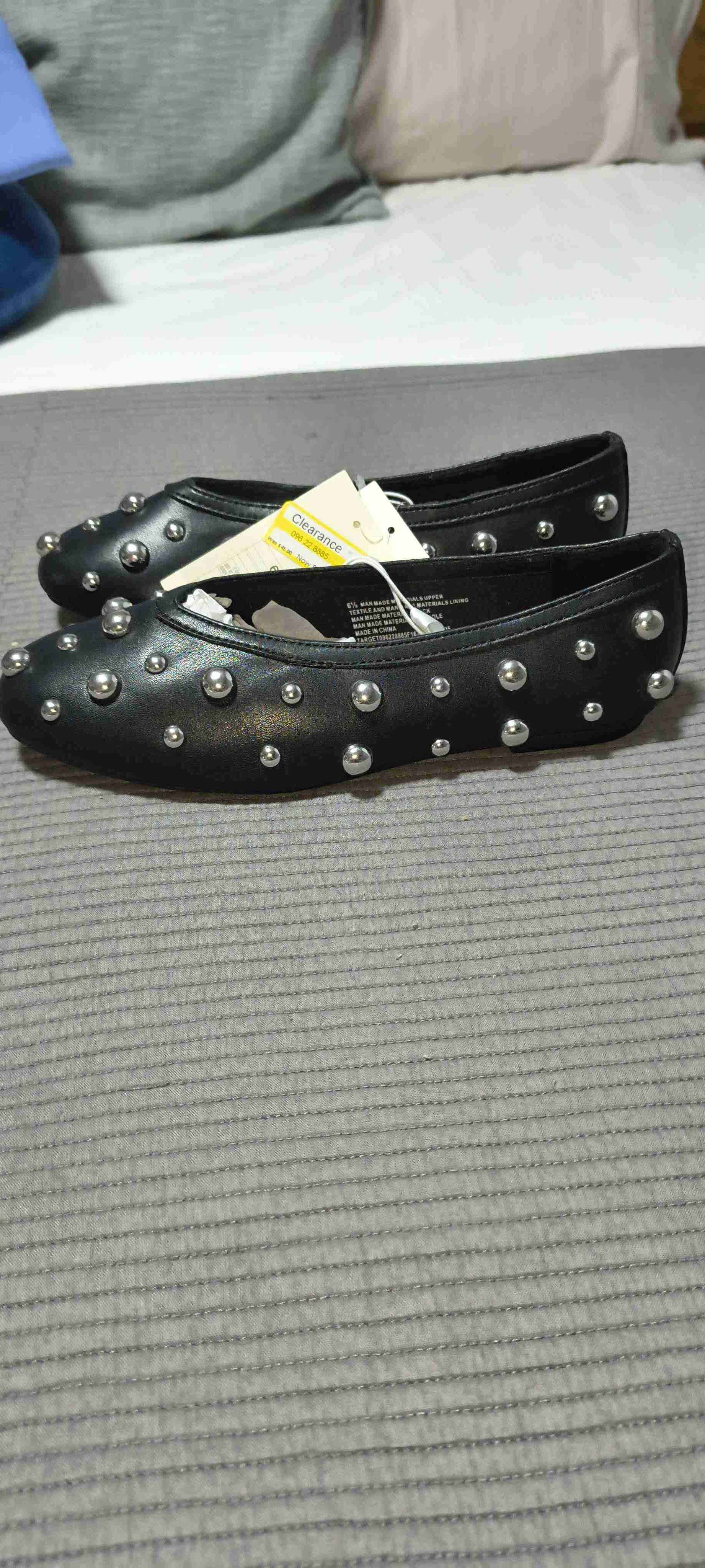 Zapatos planos negros con tachas - miniatura 2