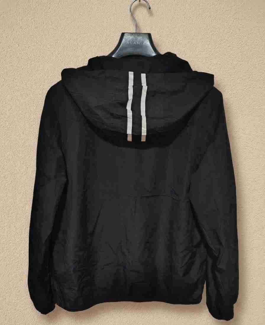 Cortaviento negro con capucha - miniatura 2