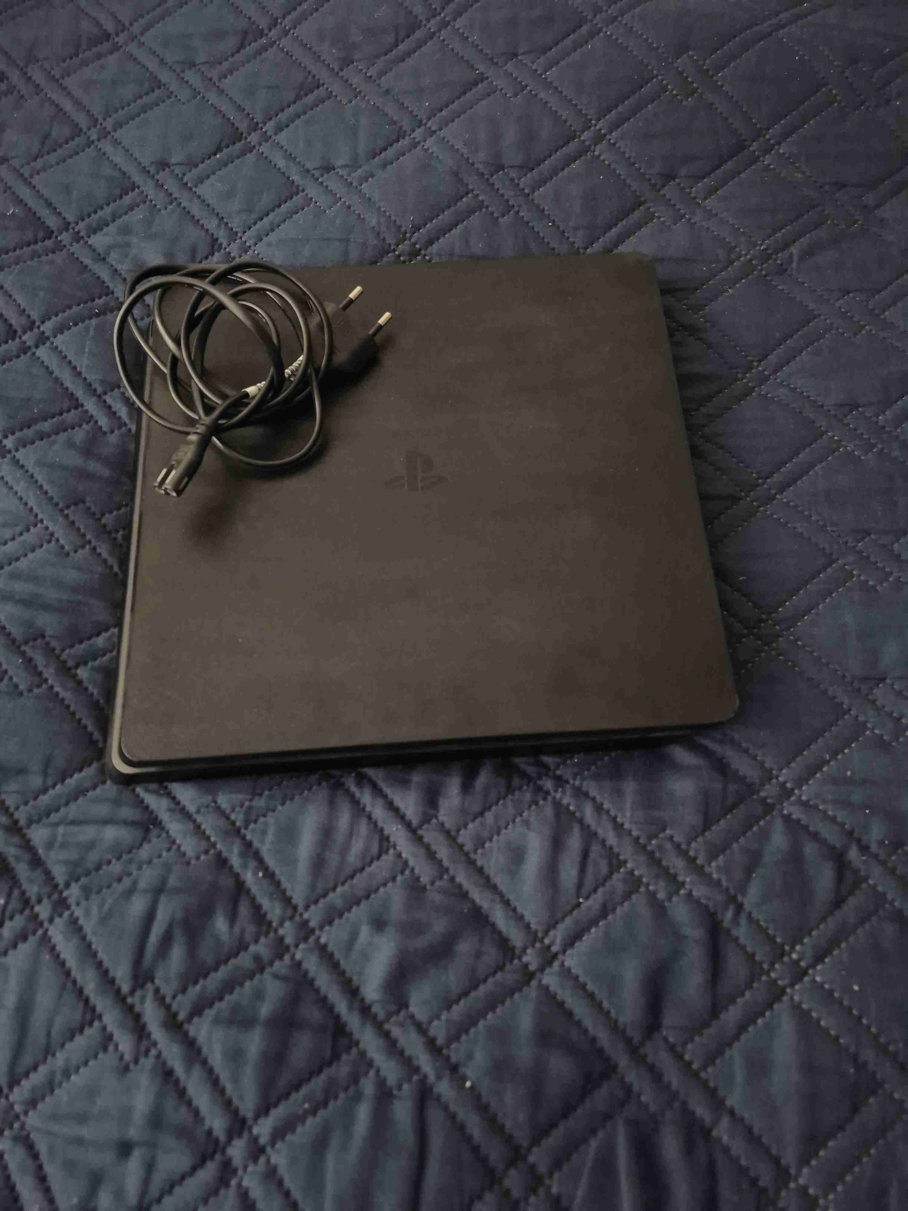 Consola PlayStation negra