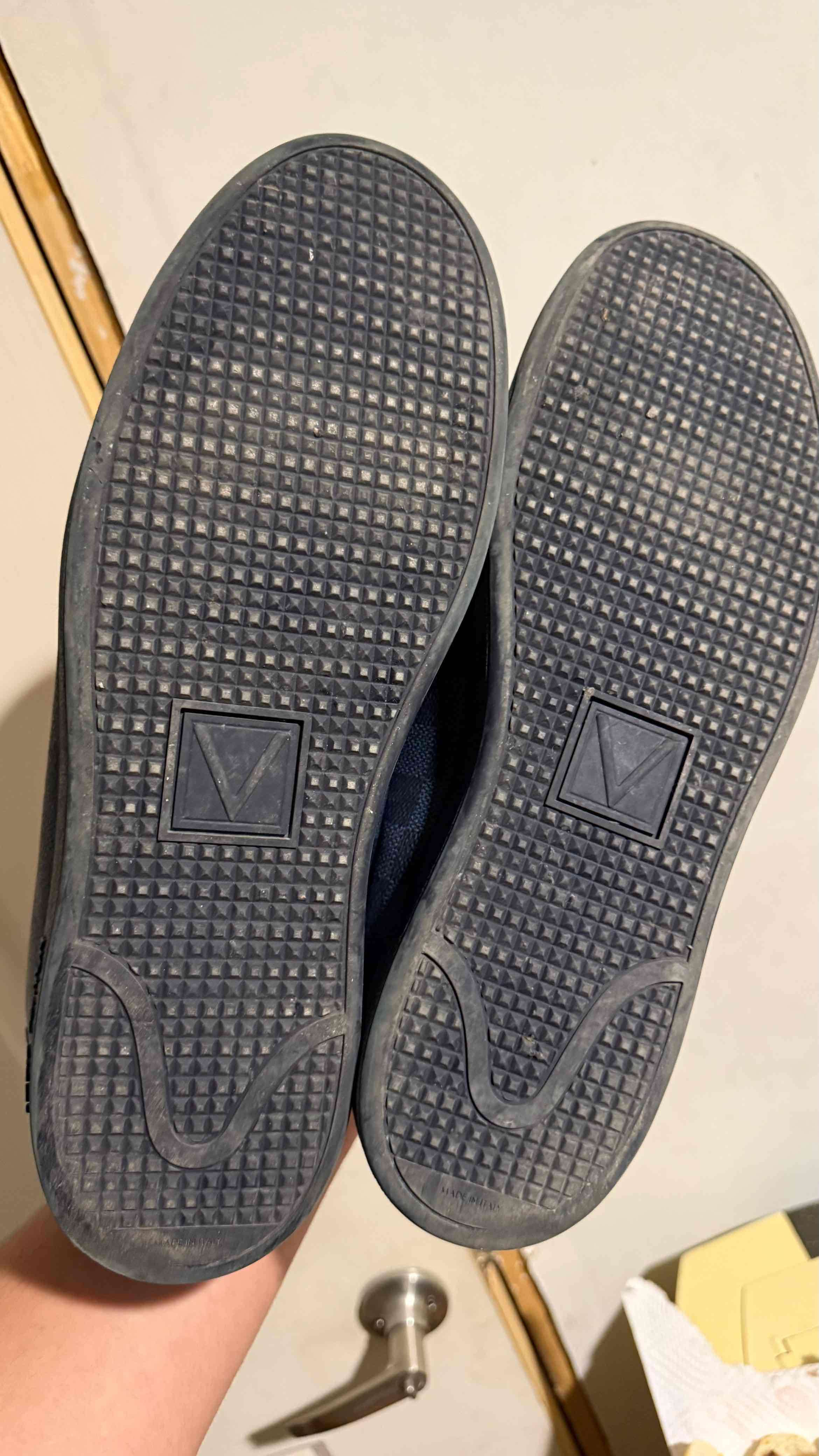 Zapatillas negras LV - miniatura 4