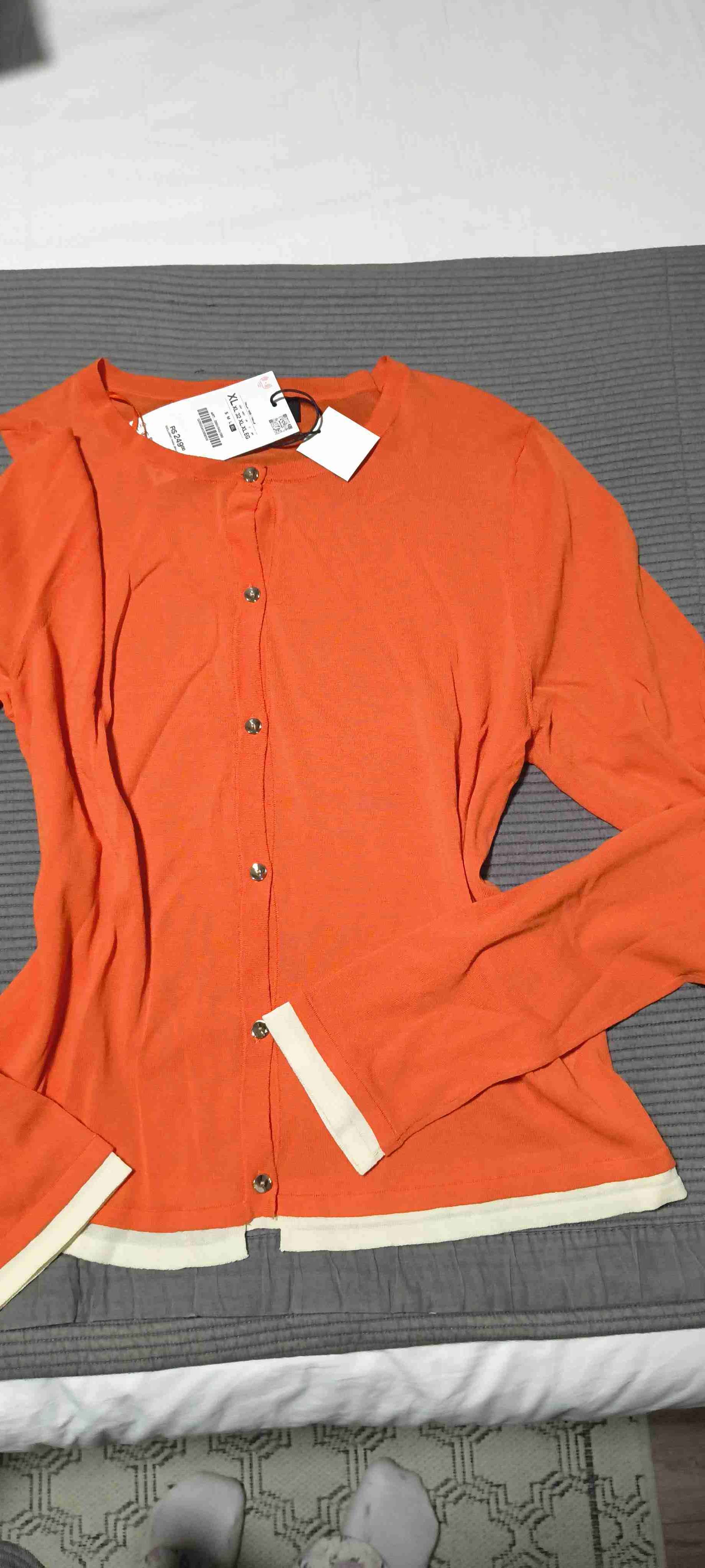 Cardigan naranja con botones - miniatura 1