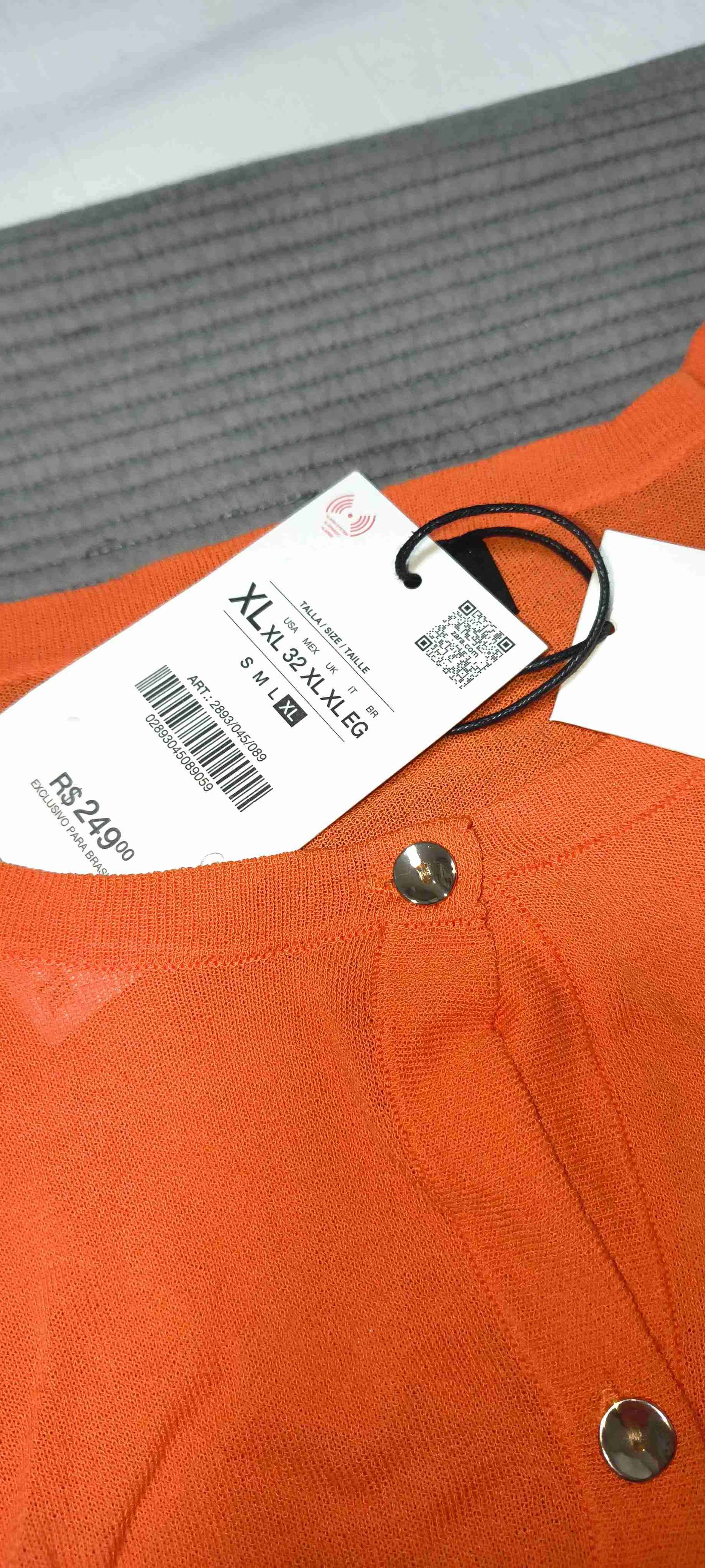 Cardigan naranja con botones - miniatura 2