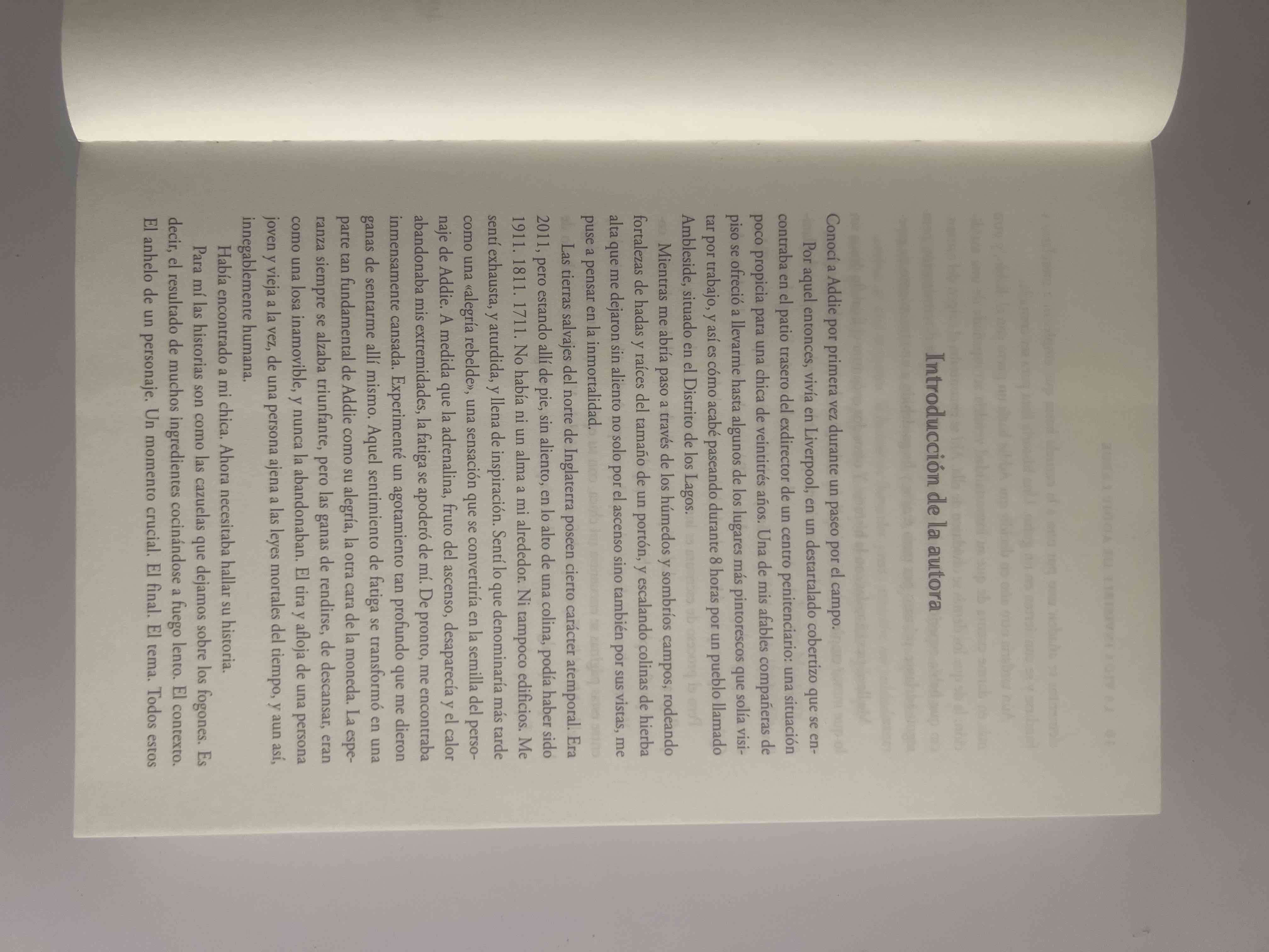 Libro 'La vida invisible de Addie LaRue' - miniatura 3