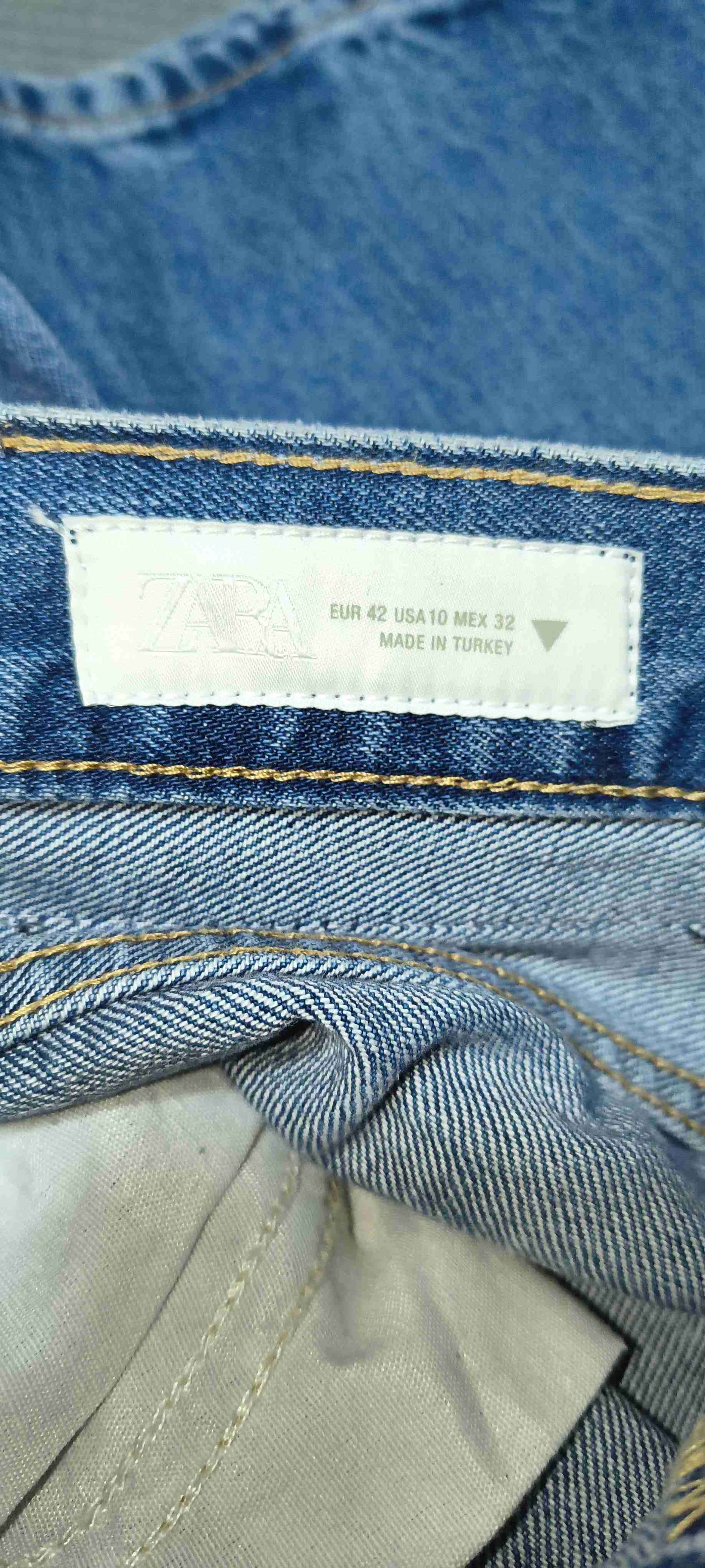 Jeans azul con etiqueta - miniatura 3