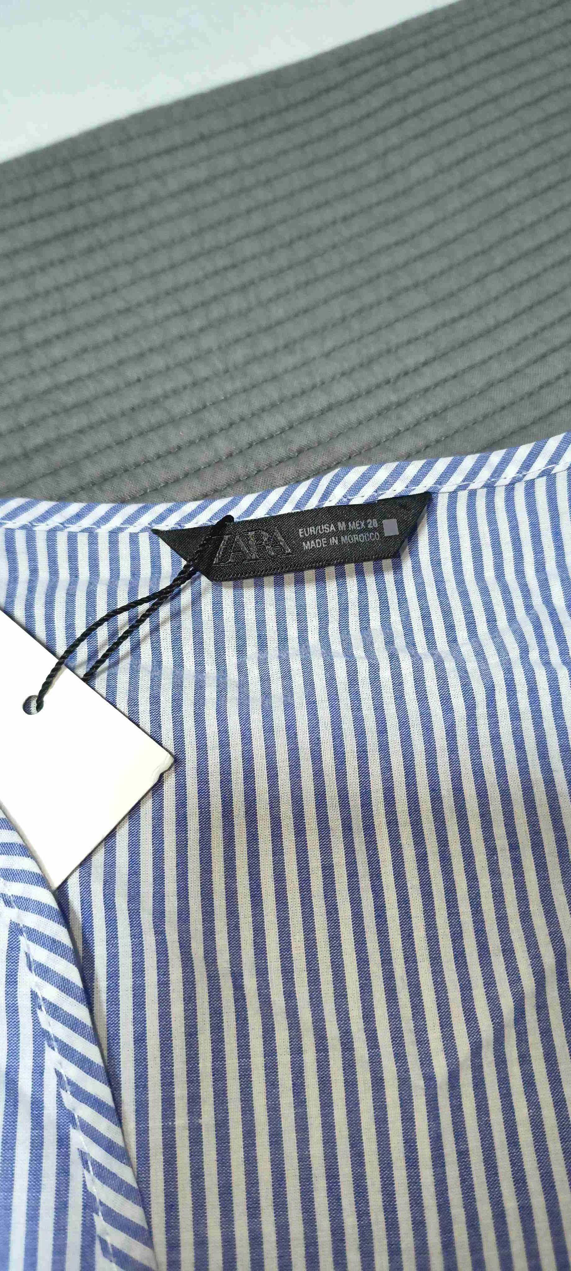 Blusa rayada con encaje azul - miniatura 3