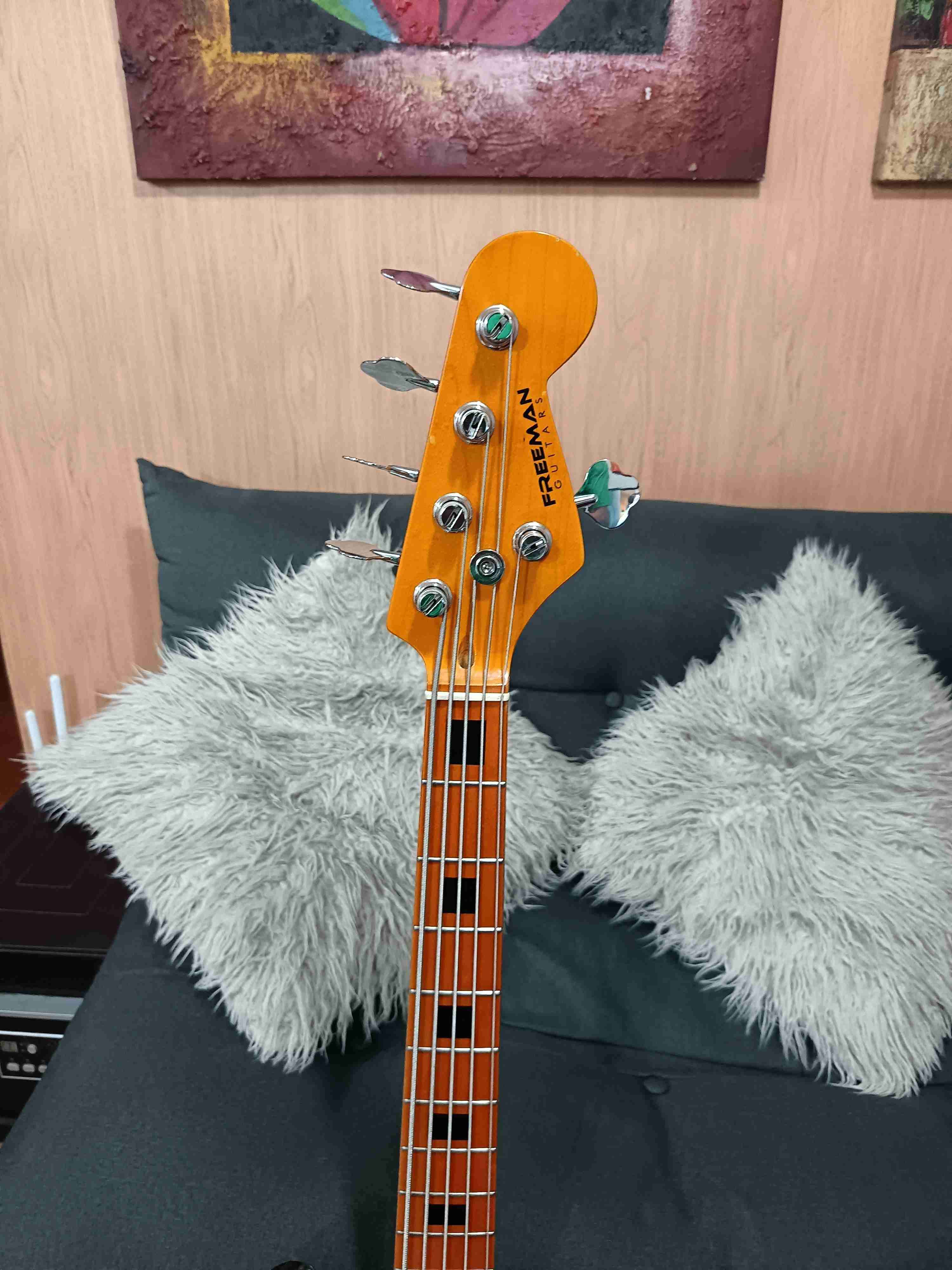 Bajo eléctrico 5 cuerdas - miniatura 3