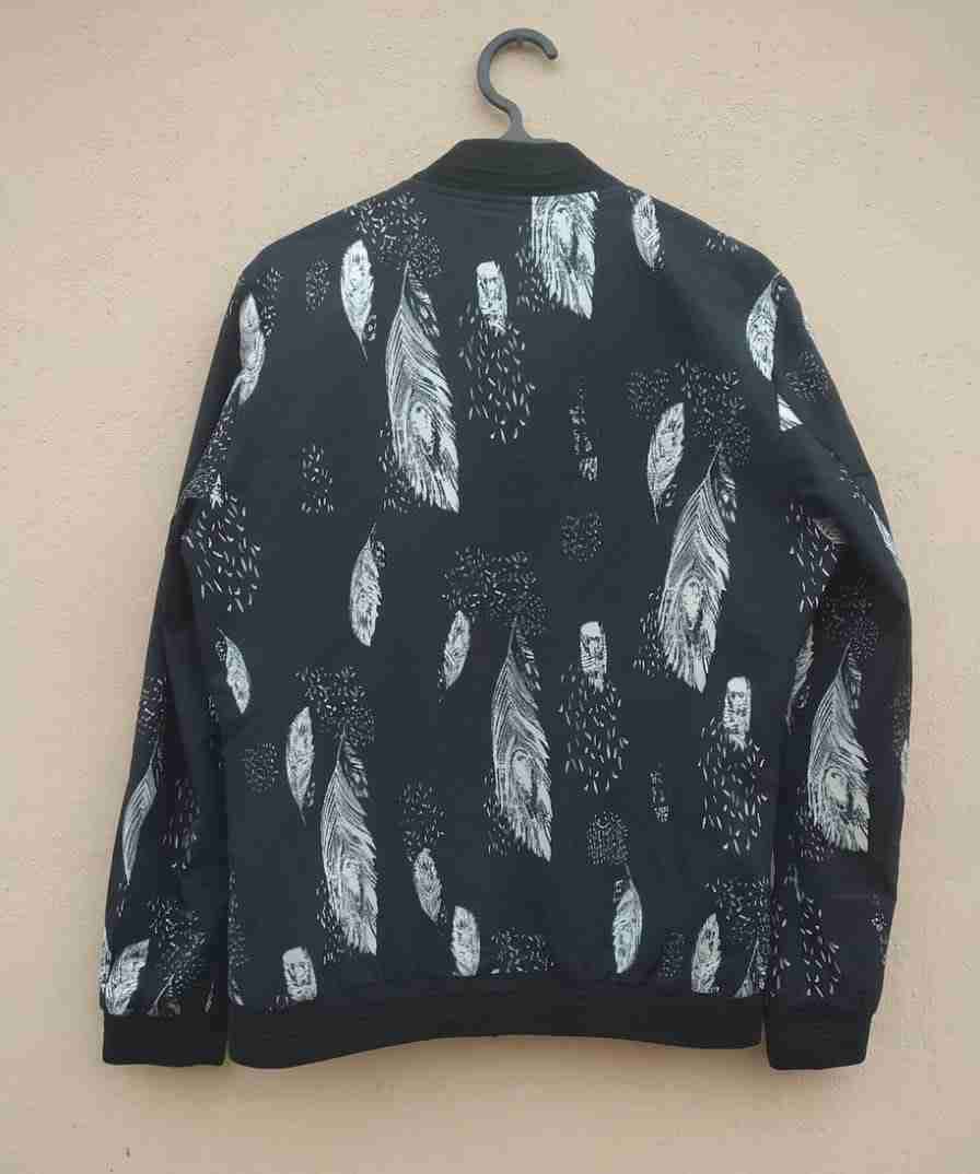 Chaqueta bomber estampado de hombre - miniatura 2