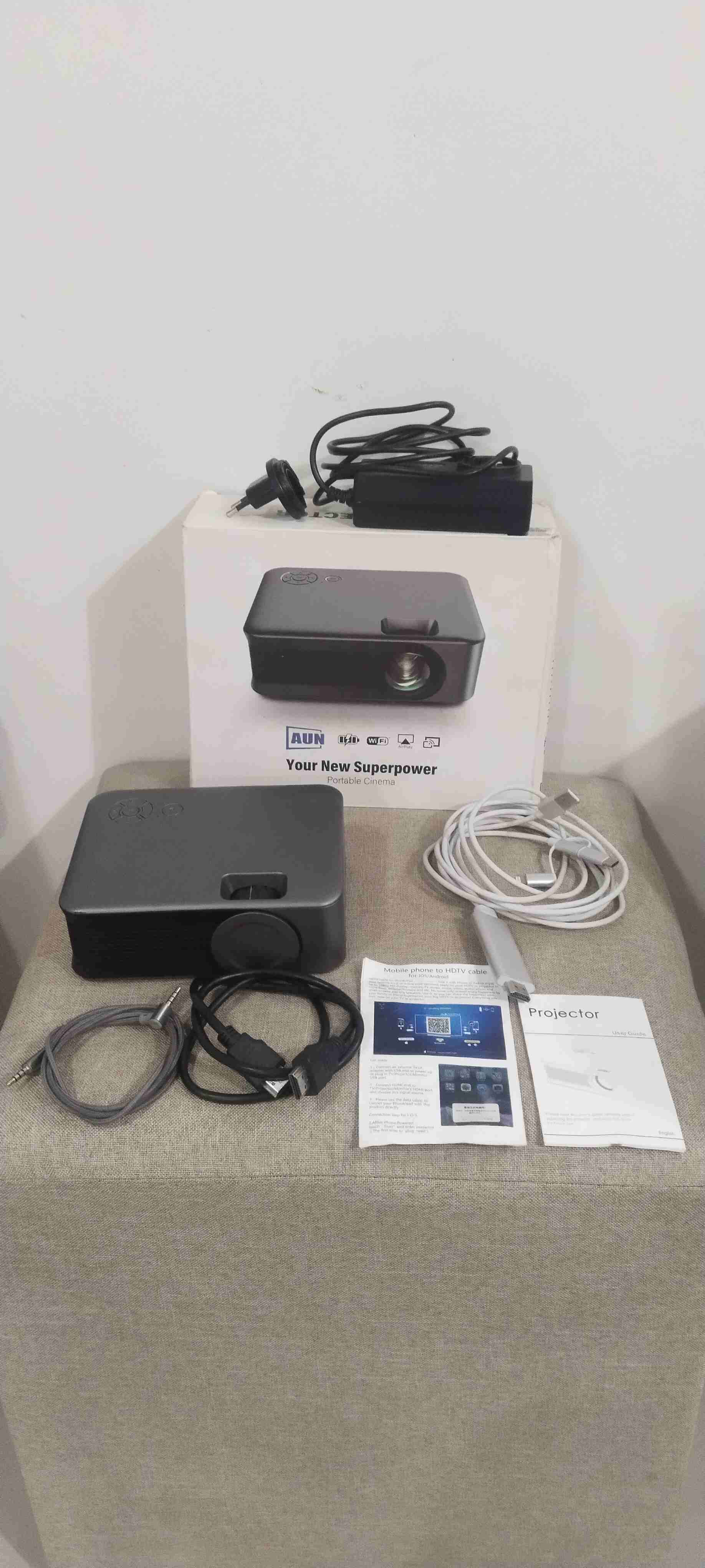 Proyector portátil AUN con cables - miniatura 1