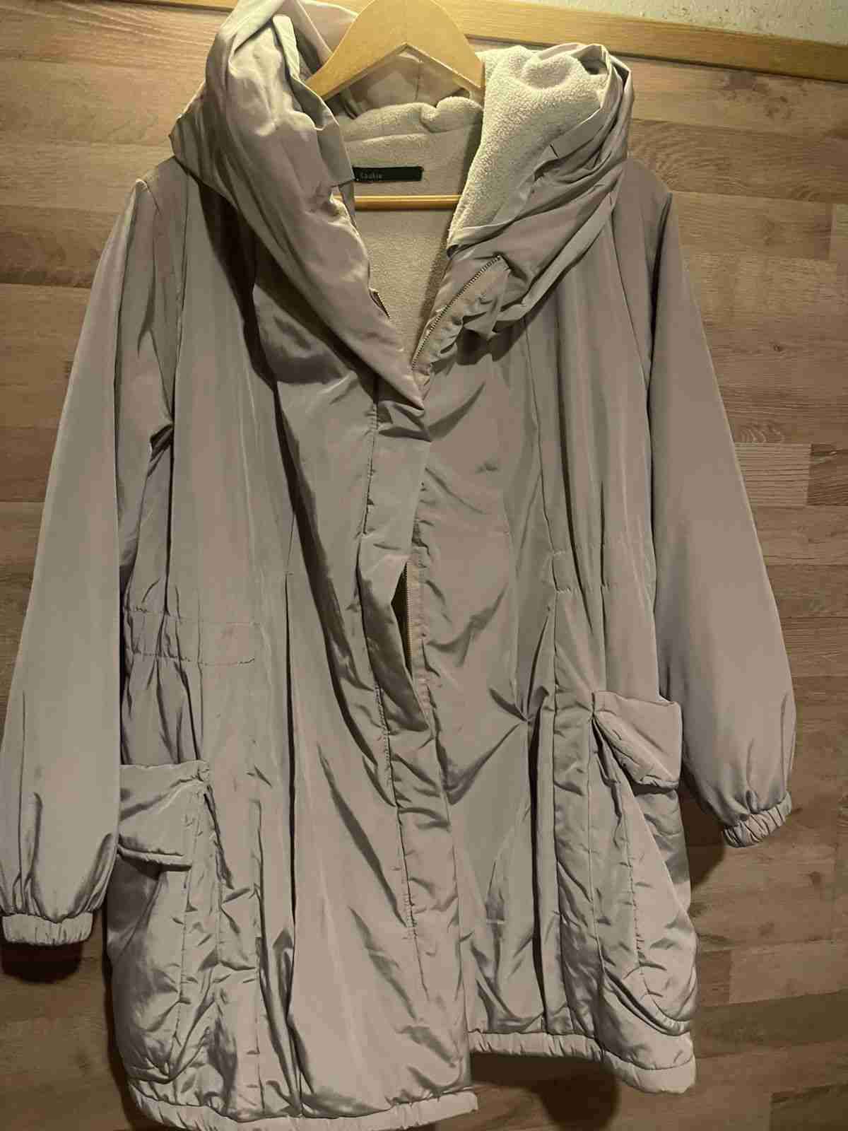 Abrigo rojo de terciopelo - miniatura 4