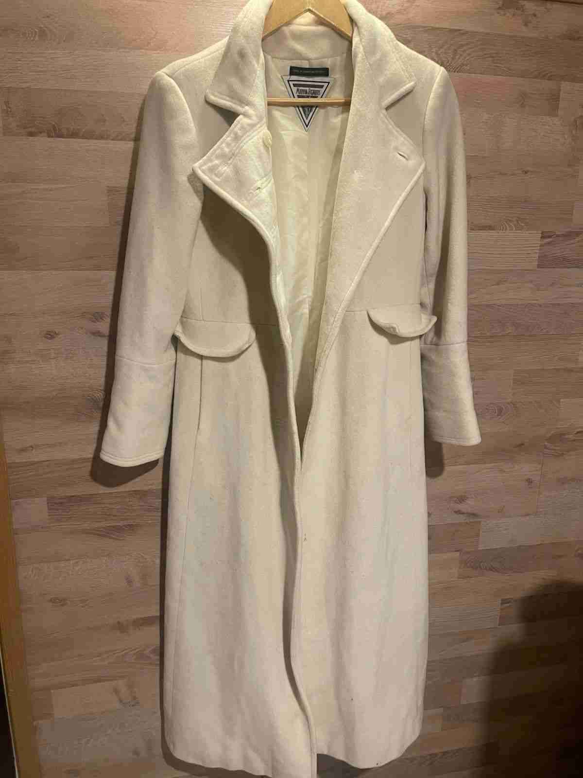 Abrigo beige con cuello de piel - miniatura 3