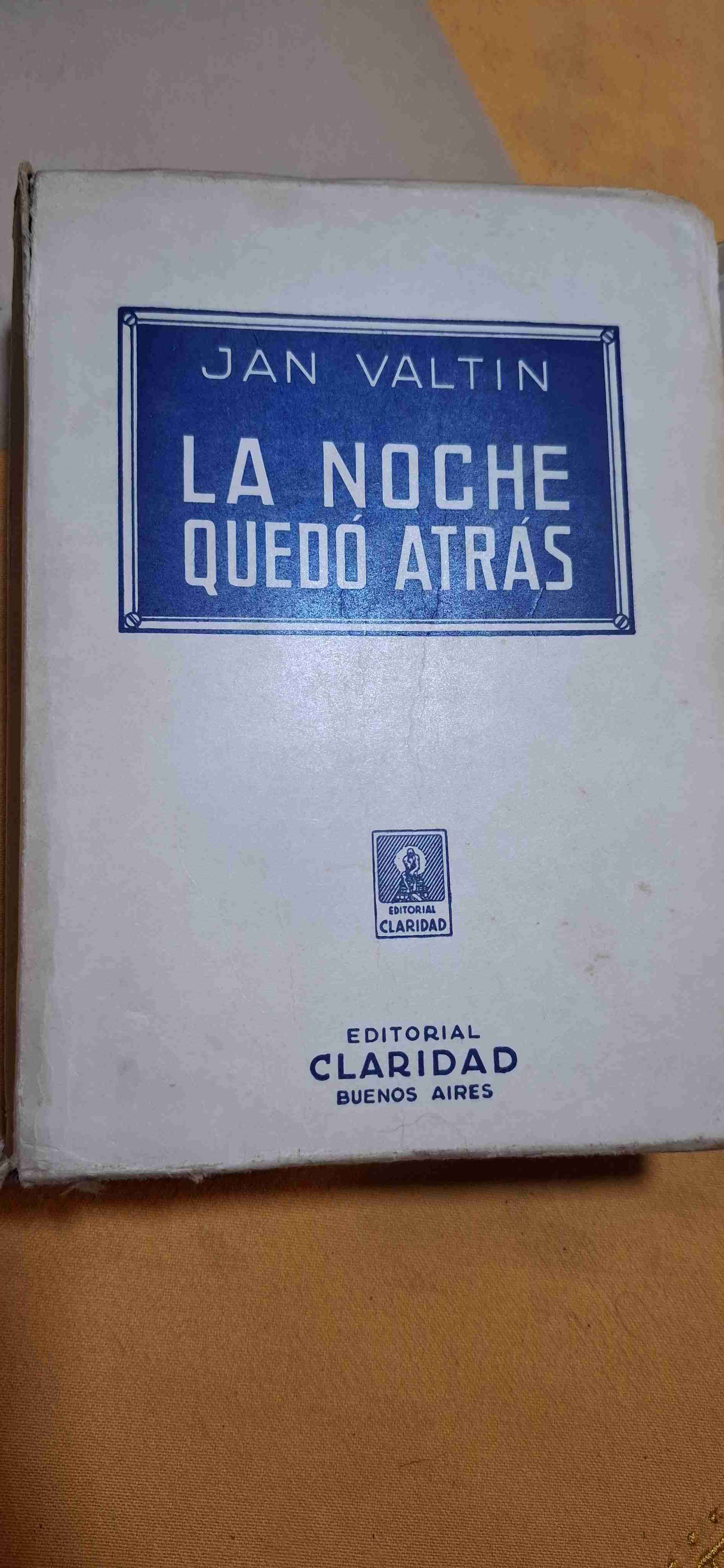 Libro 'La Noche Quedó Atrás' - miniatura 1