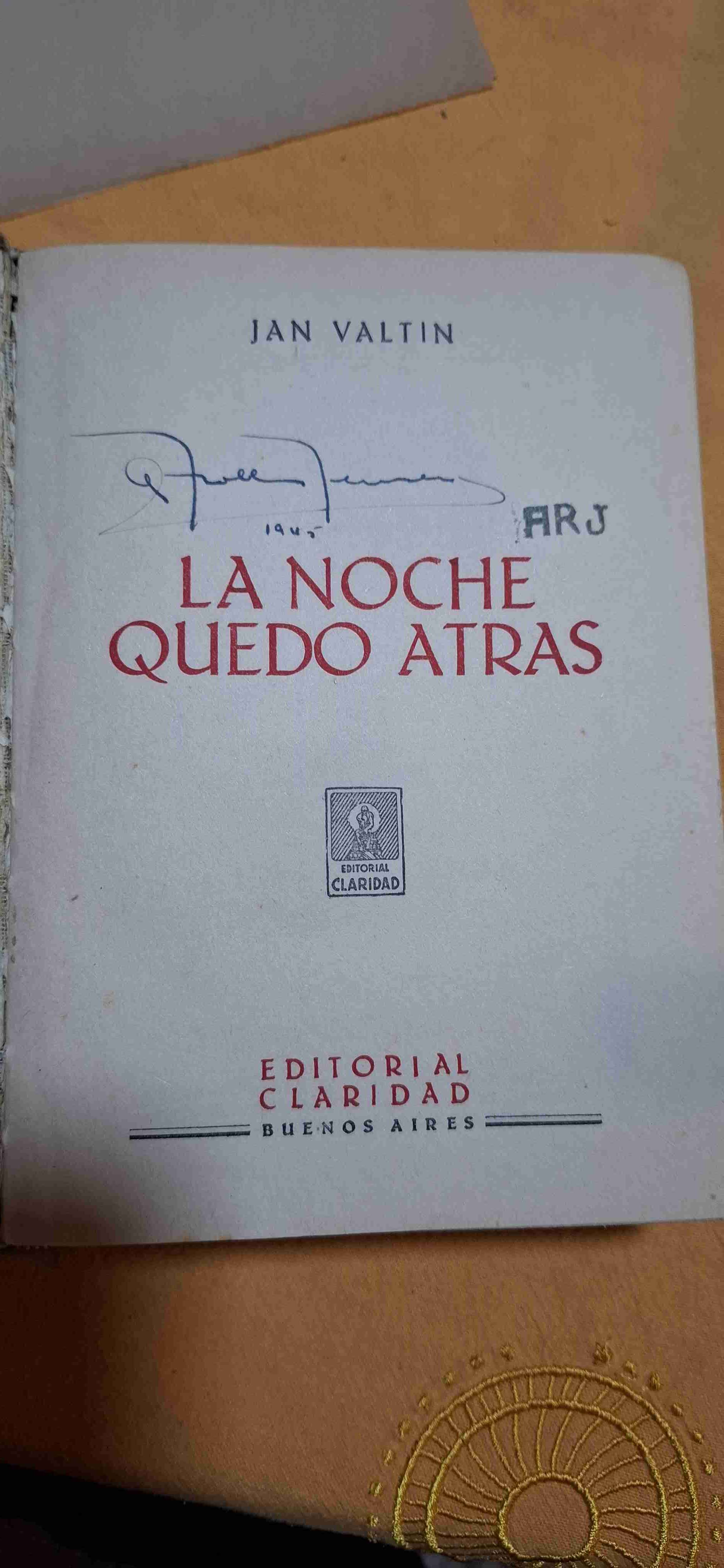 Libro 'La Noche Quedó Atrás' - miniatura 3