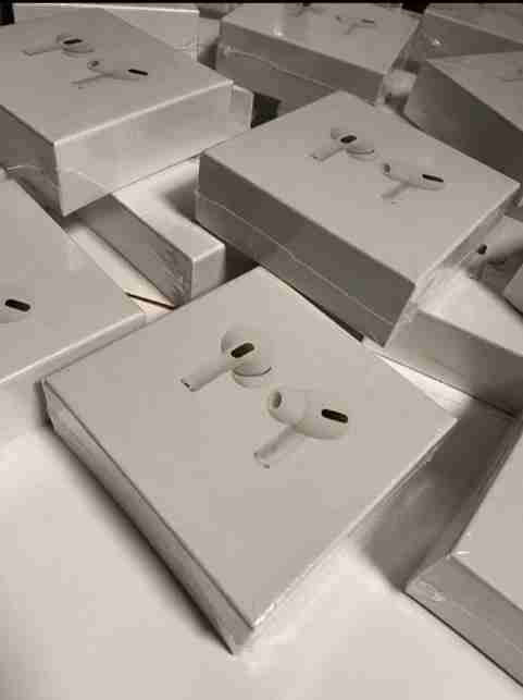 Auriculares inalámbricos nuevos - miniatura 1