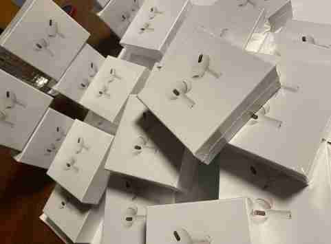 Auriculares inalámbricos nuevos - miniatura 2