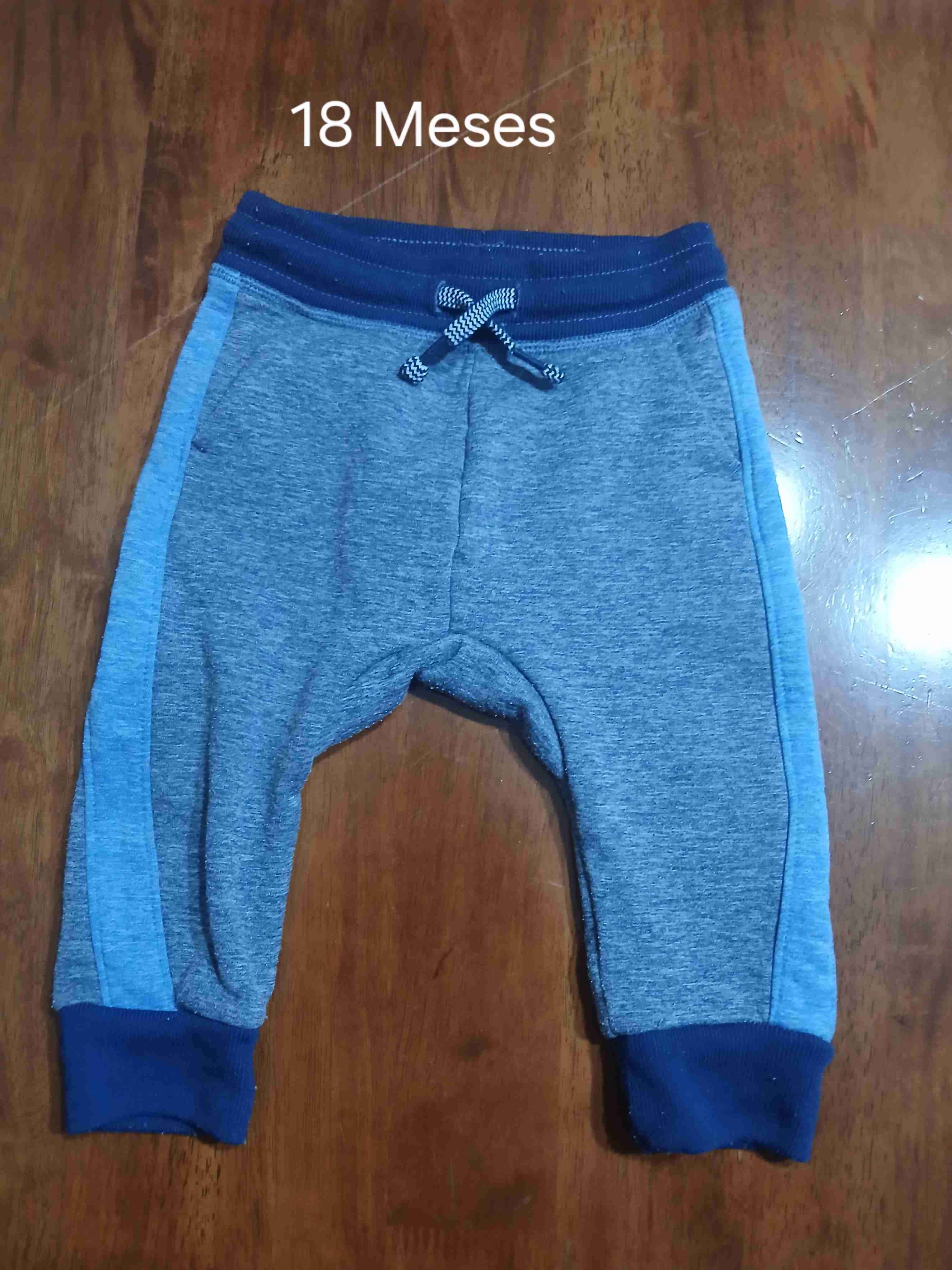 Lote de ropa de bebé hasta 18 meses - miniatura 3