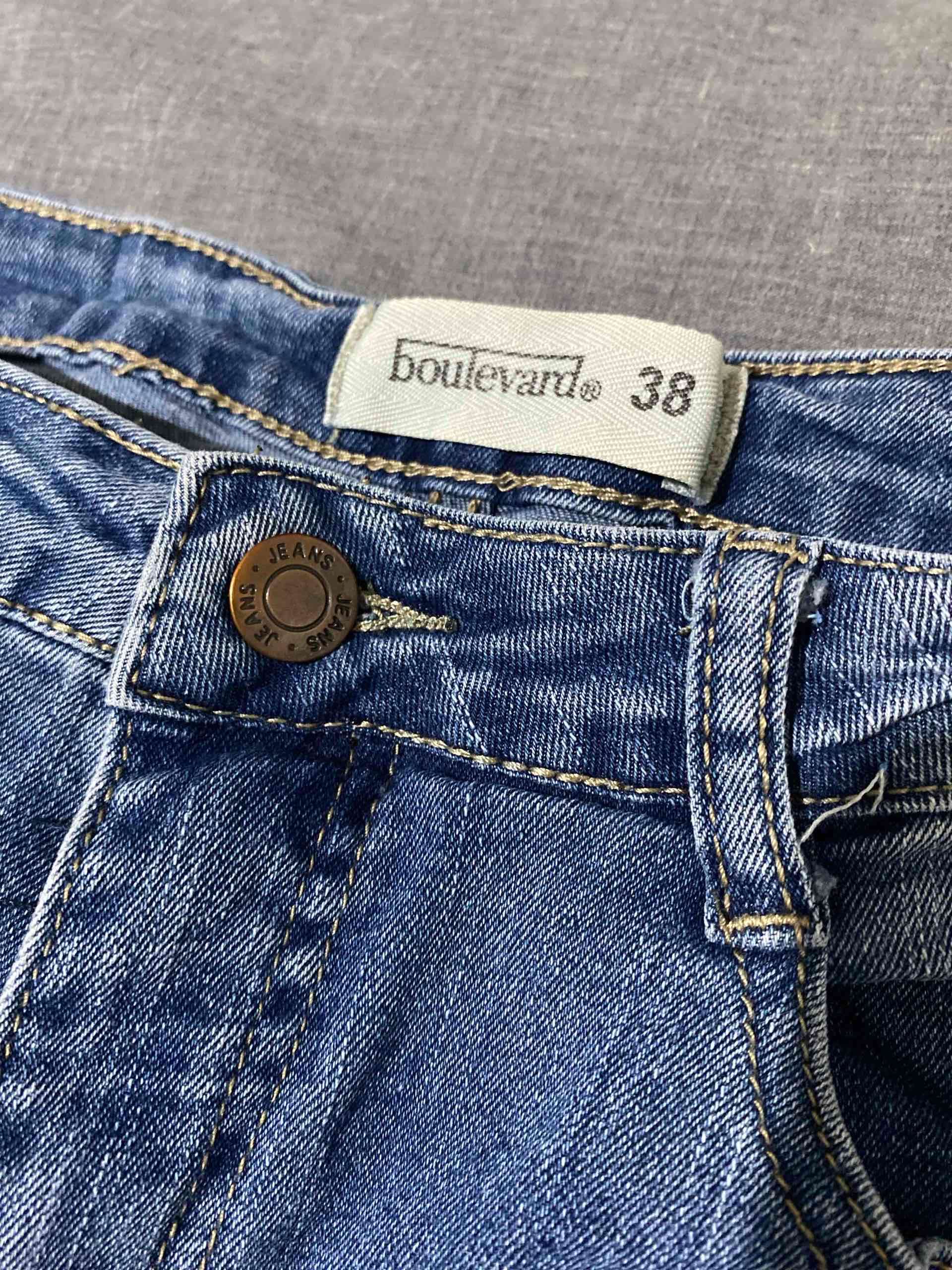 Jeans azul claro - miniatura 4