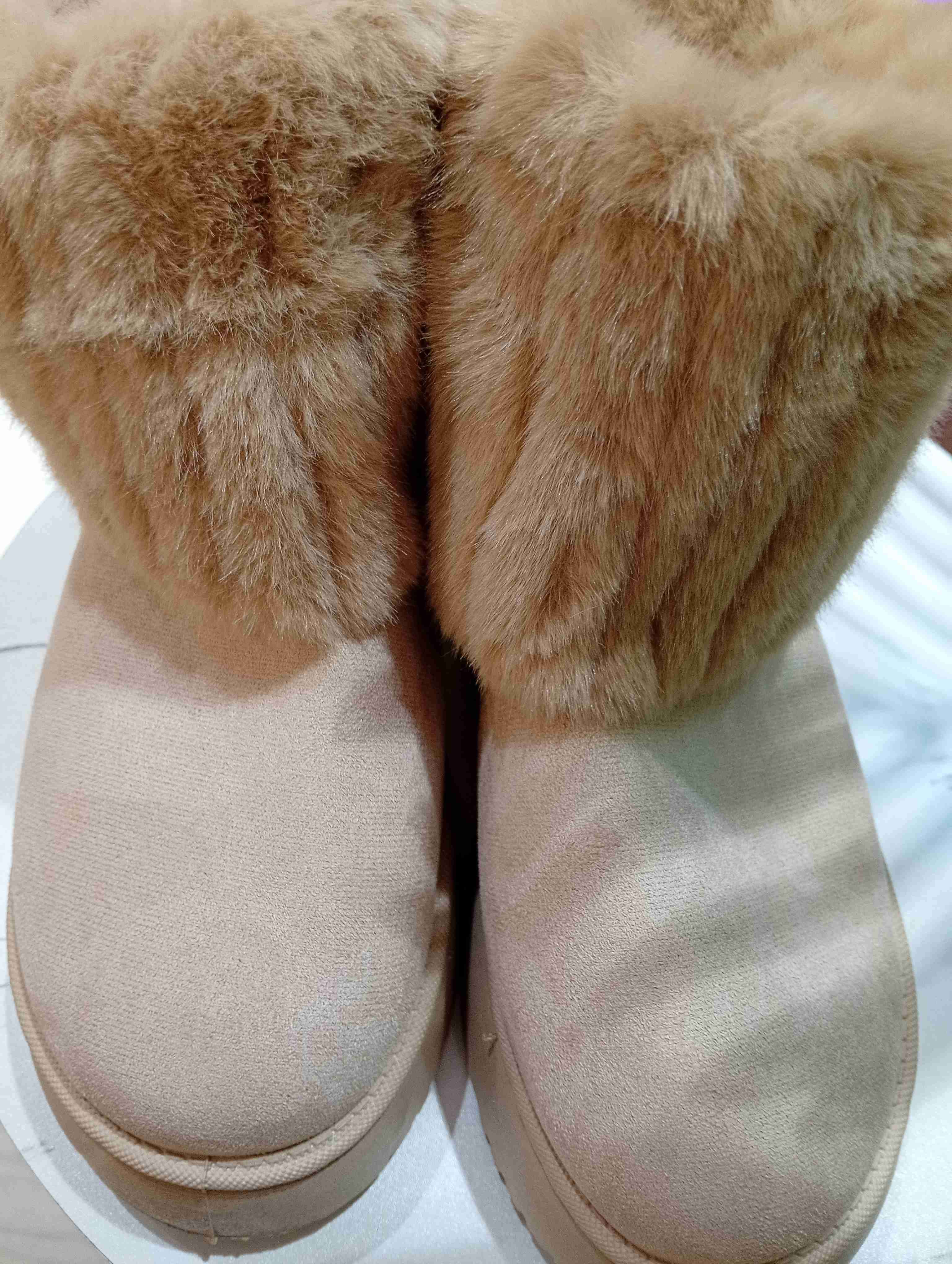 Botas de invierno beige peludas 39-40 - miniatura 1